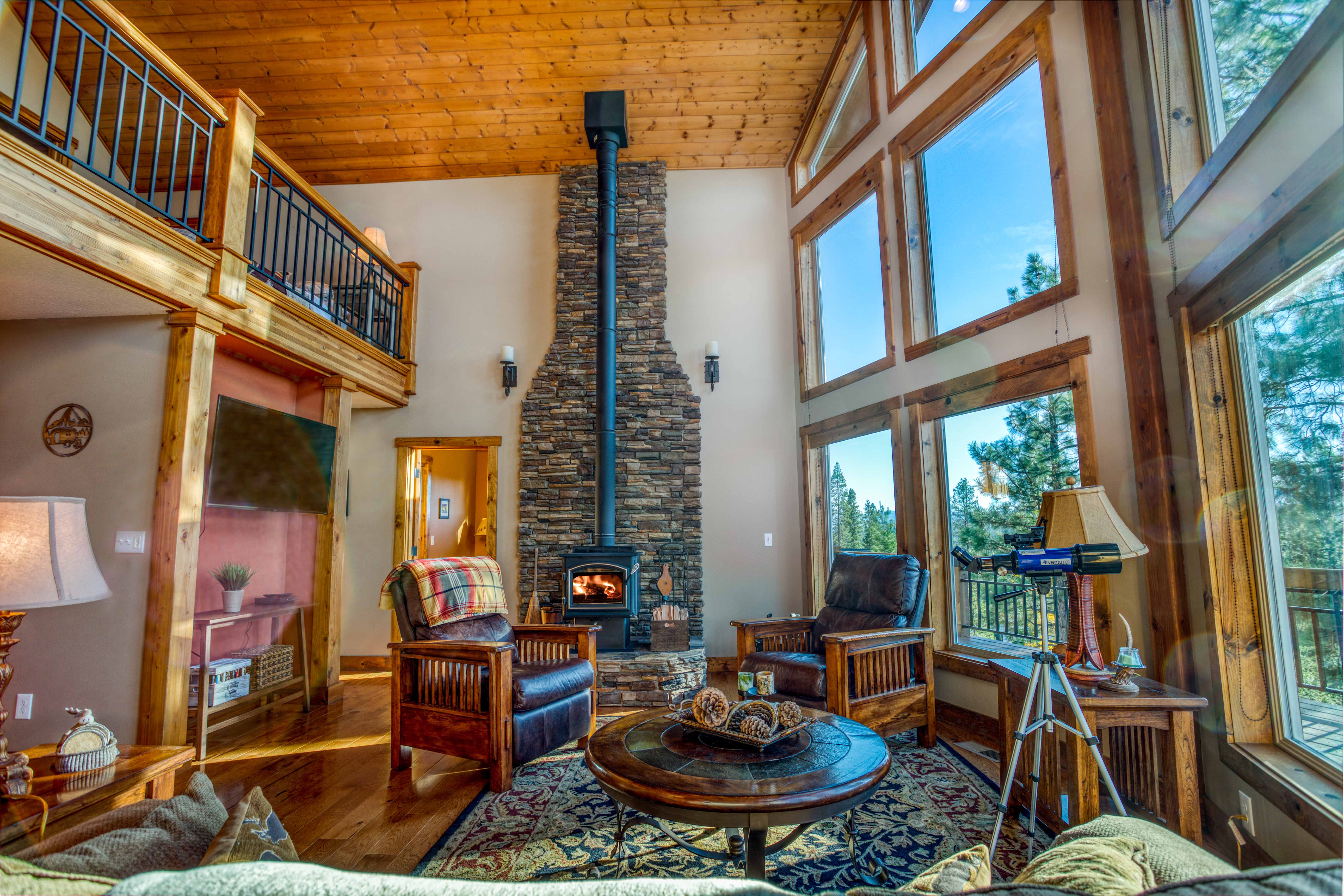 Lodge Style Cabin nr Crater Lake w Mountain Views Cabins for Rent in