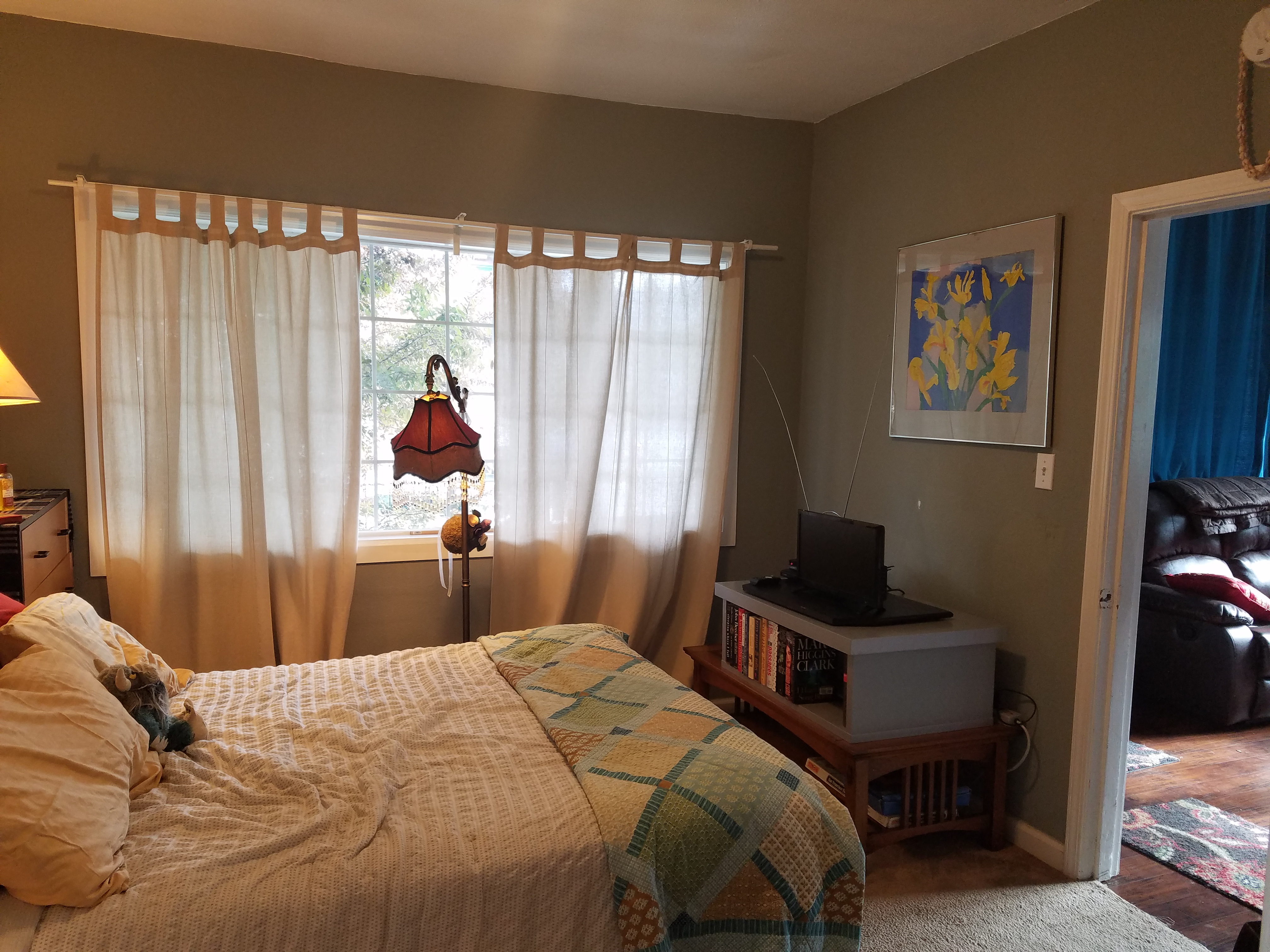 Great Room/Bath Tub/TV/Secured Parking/Kitchen in Fairfax Business-Wentworth-Holland, Oakland