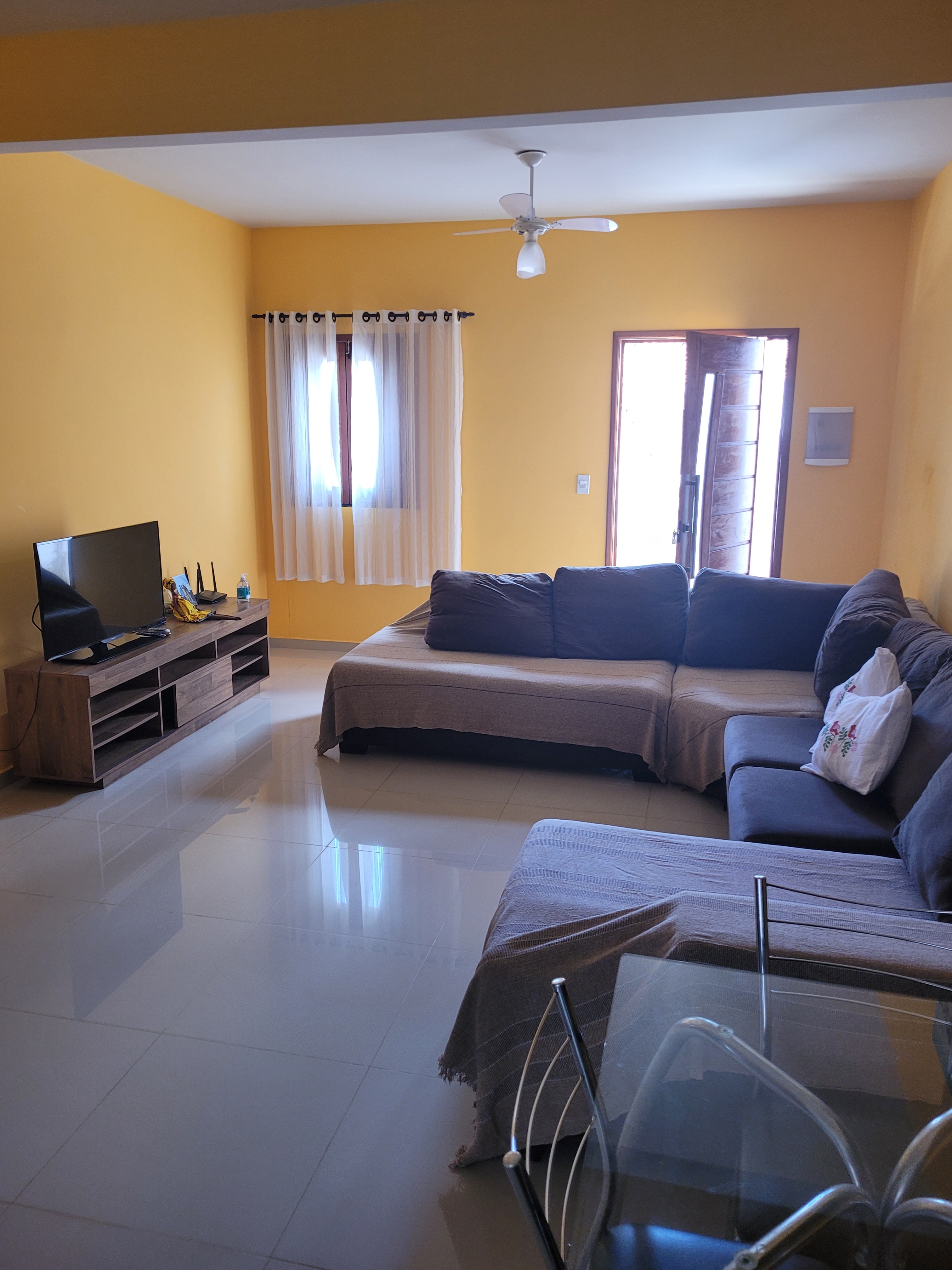 Large and airy house, 10 minutes from the Centre.