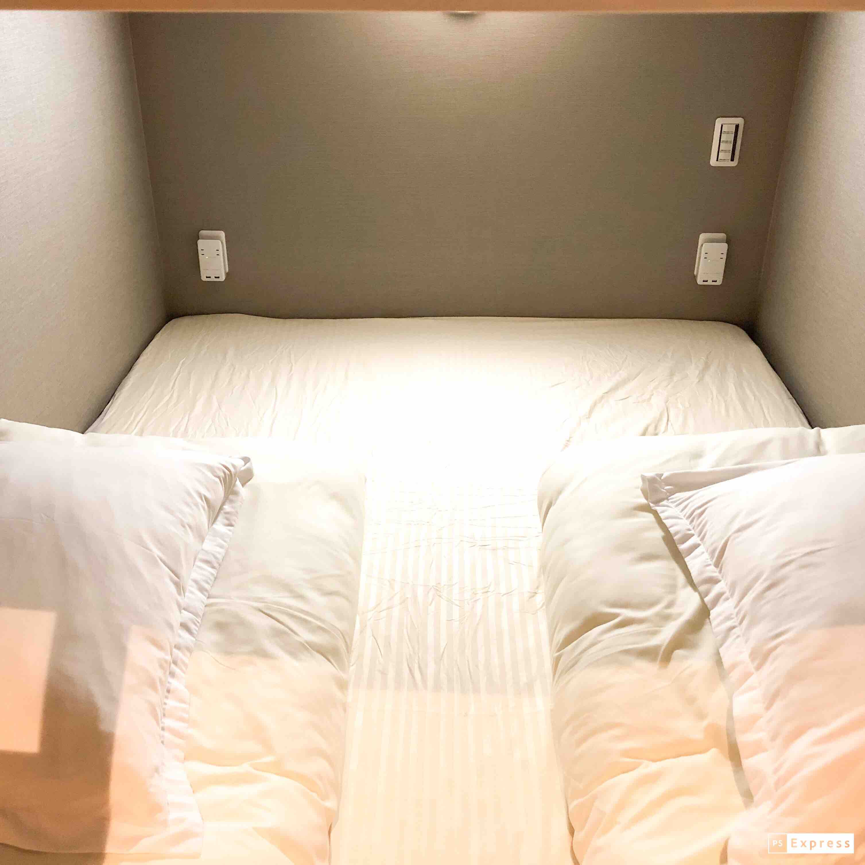 大阪駅梅田駅より徒歩8分 女性専用ドミトリーe1 カプセルより広いロフト型クィーンサイズ下段 Townhouses For Rent In Kita Ku ōsaka Shi ōsaka Fu Japan