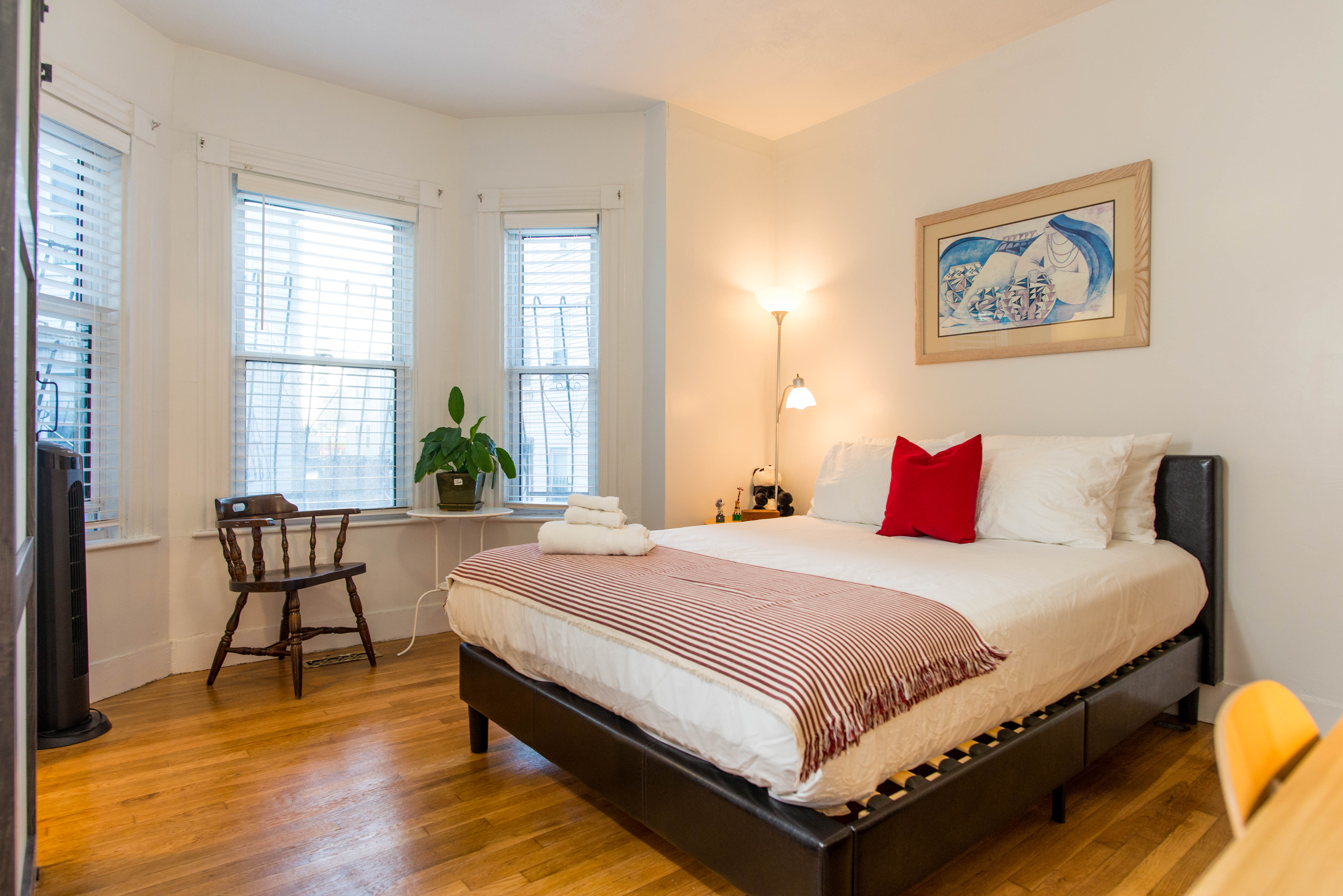 Studio with Private Bath-Brigham Circle/Longwood