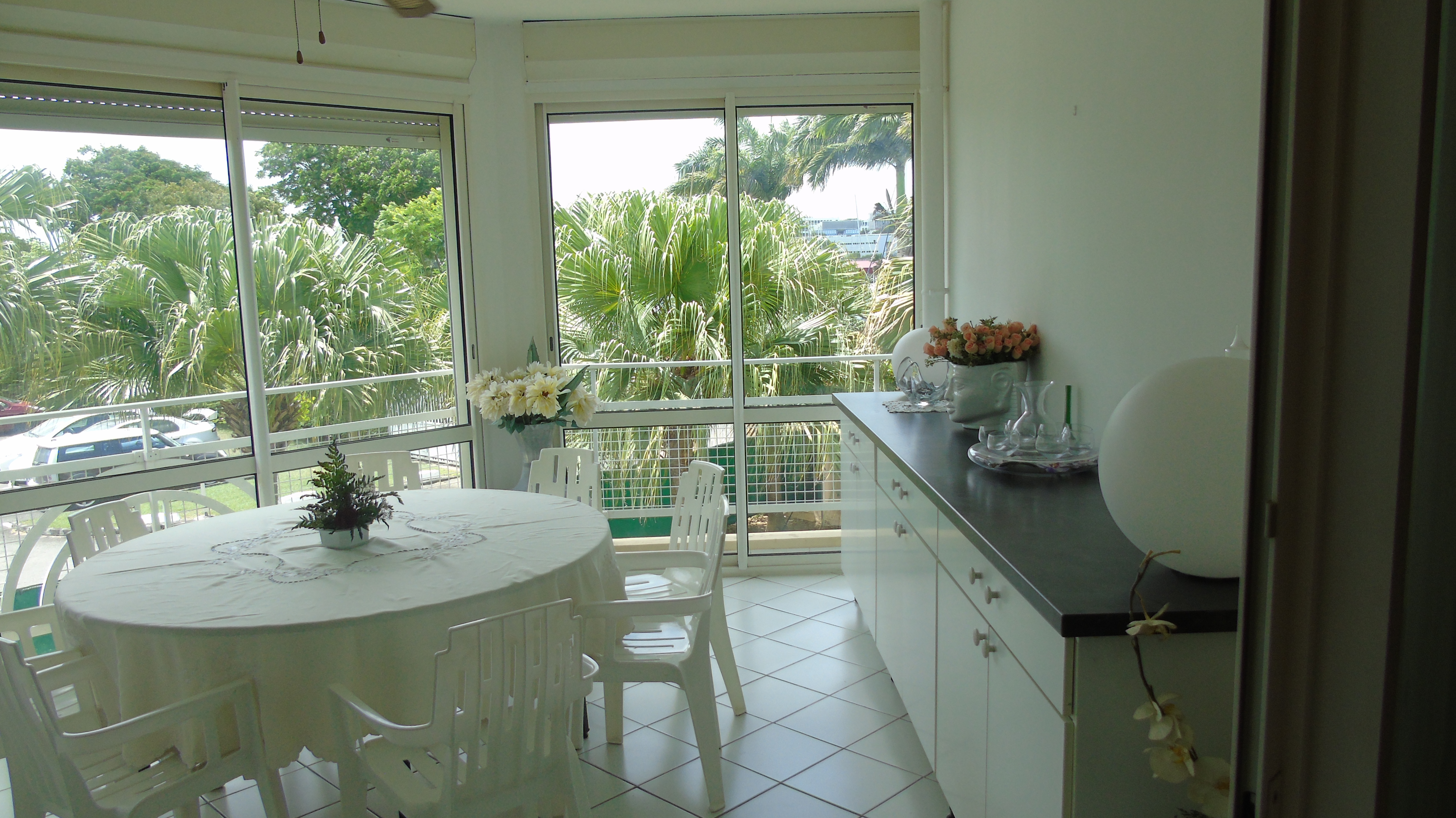 Apartment  Duplex T3 in Gosier facing the sea and marina