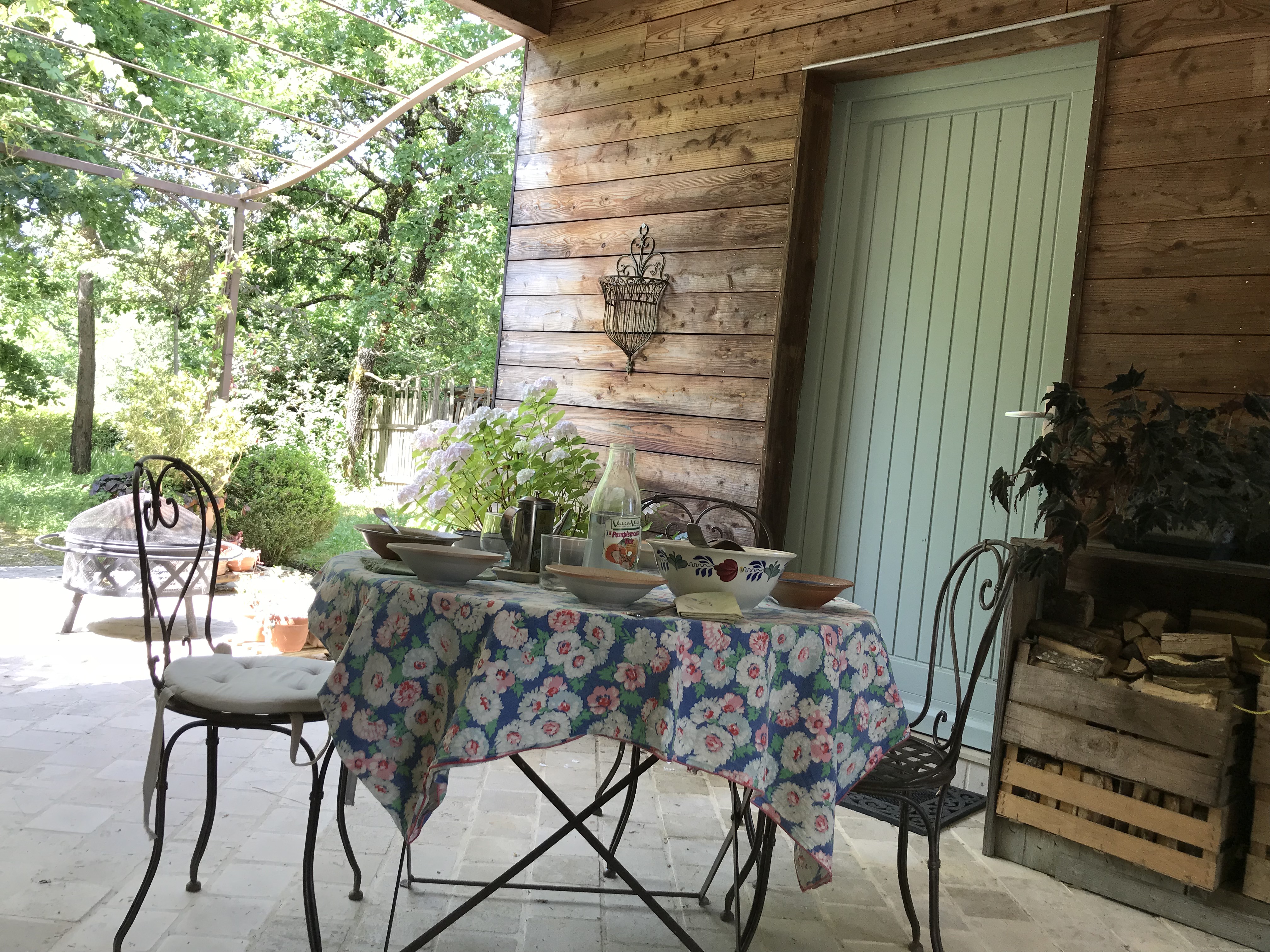 Studio in the middle of a vast garden