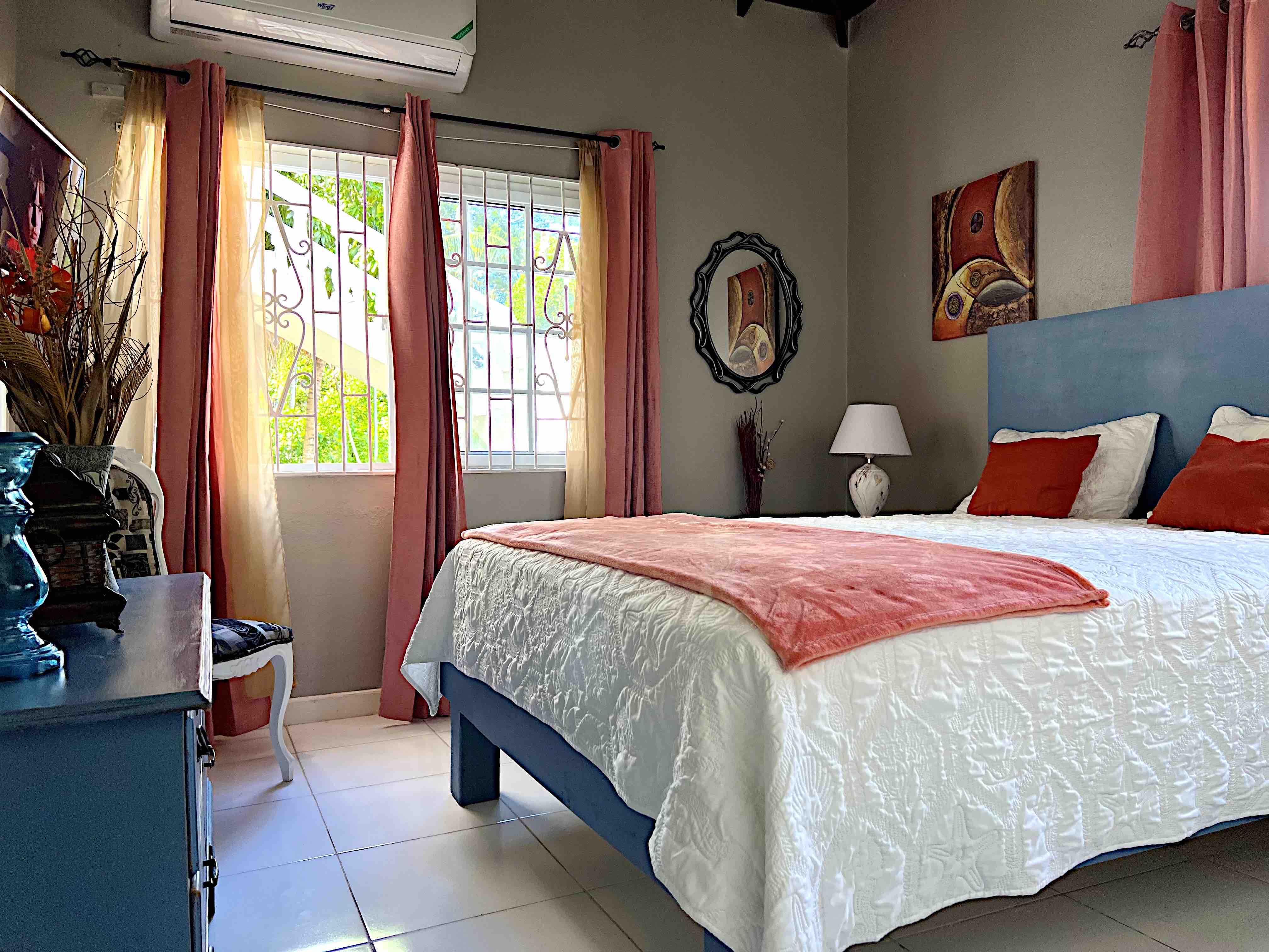 Fast Wifi•Laundry•Netflix•10 mins to Ocho Rios