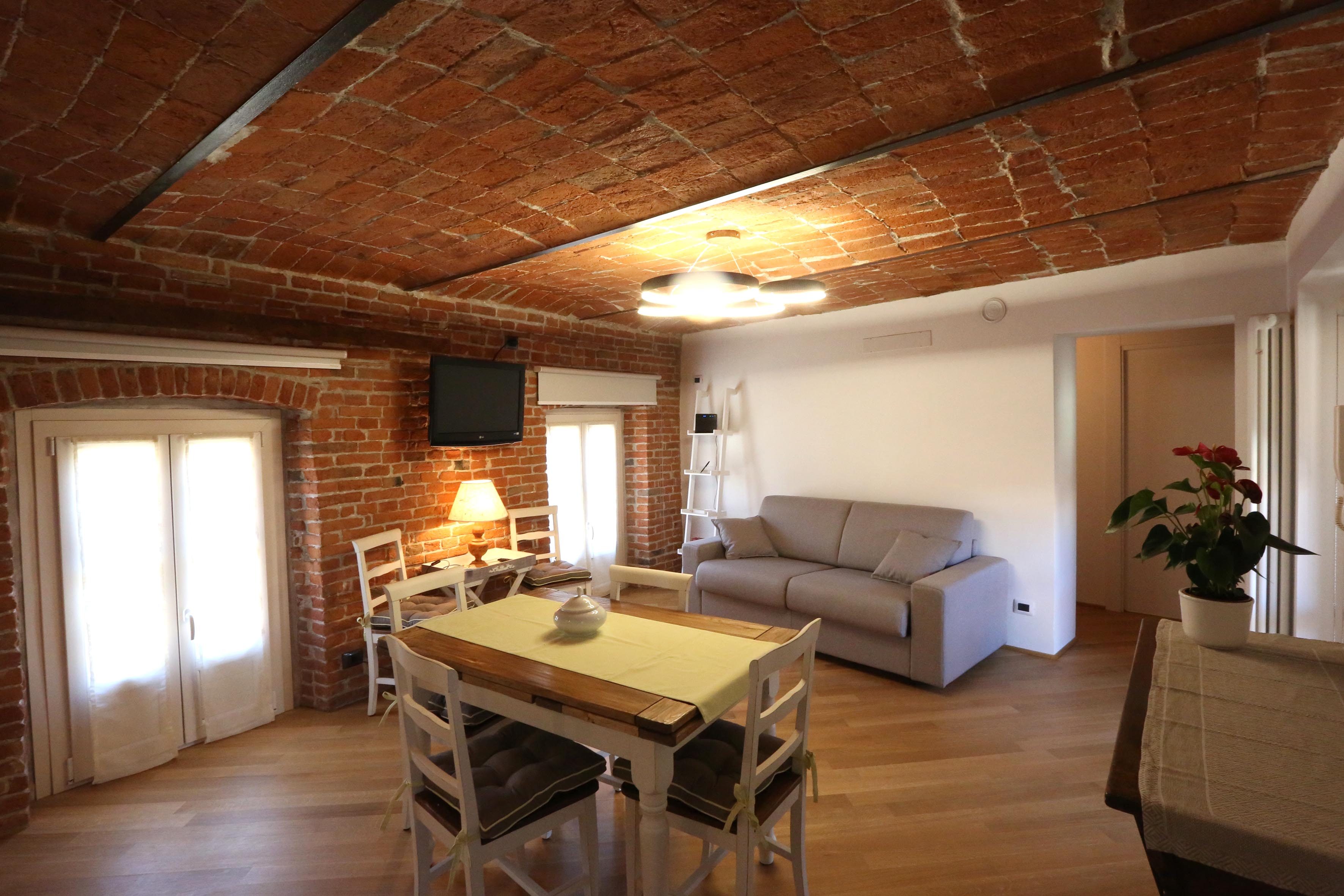 Alba sui tetti Apartment, Alba historical center