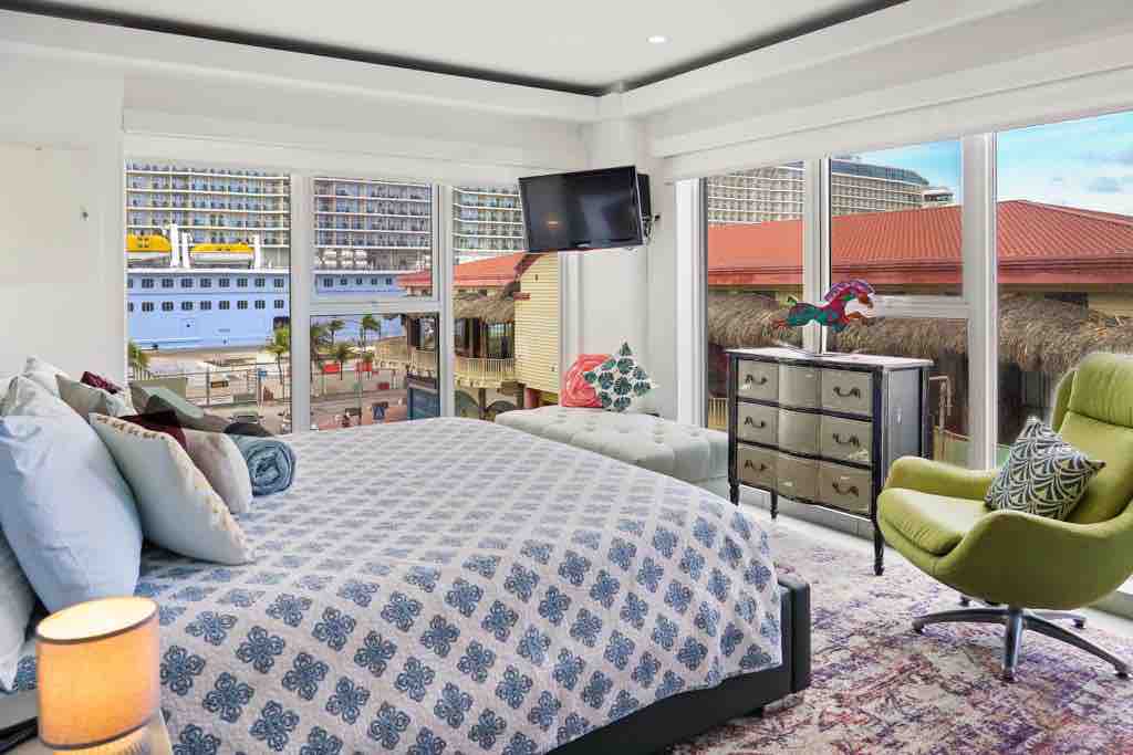 Aruba’s best location and view (Harbour House)