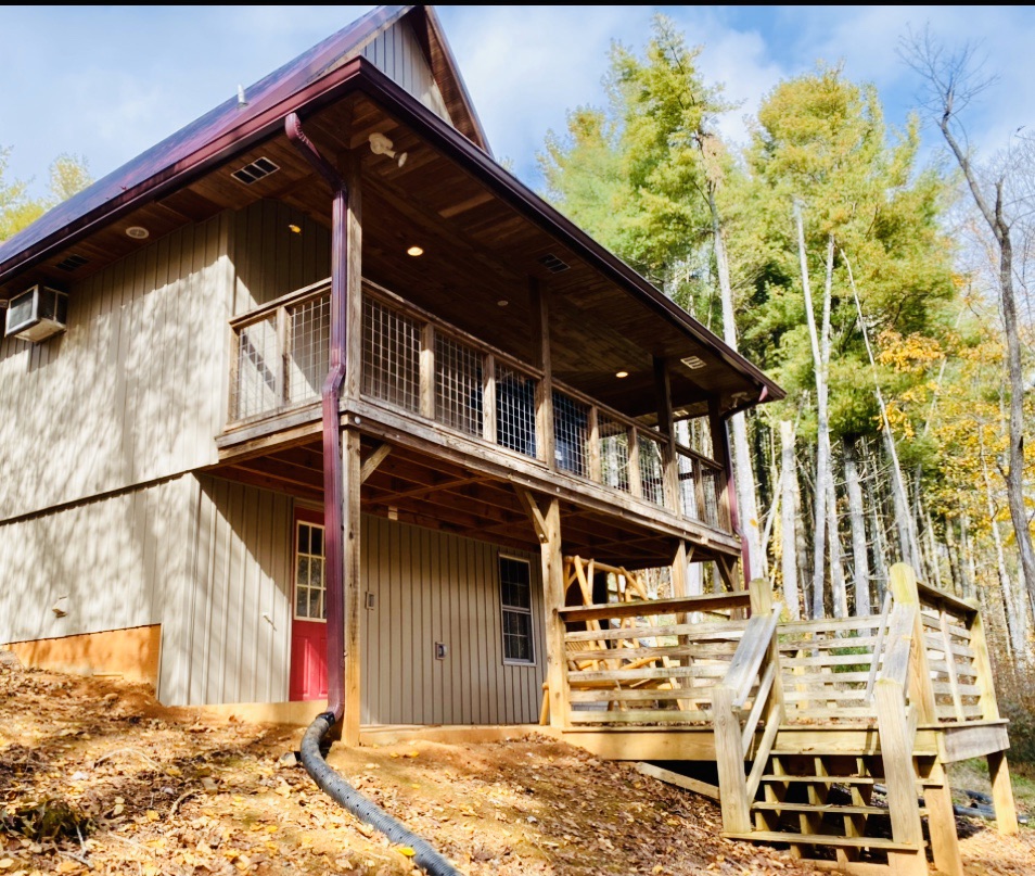 Riverfront Retreat Cabins for Rent in West Jefferson, North Carolina
