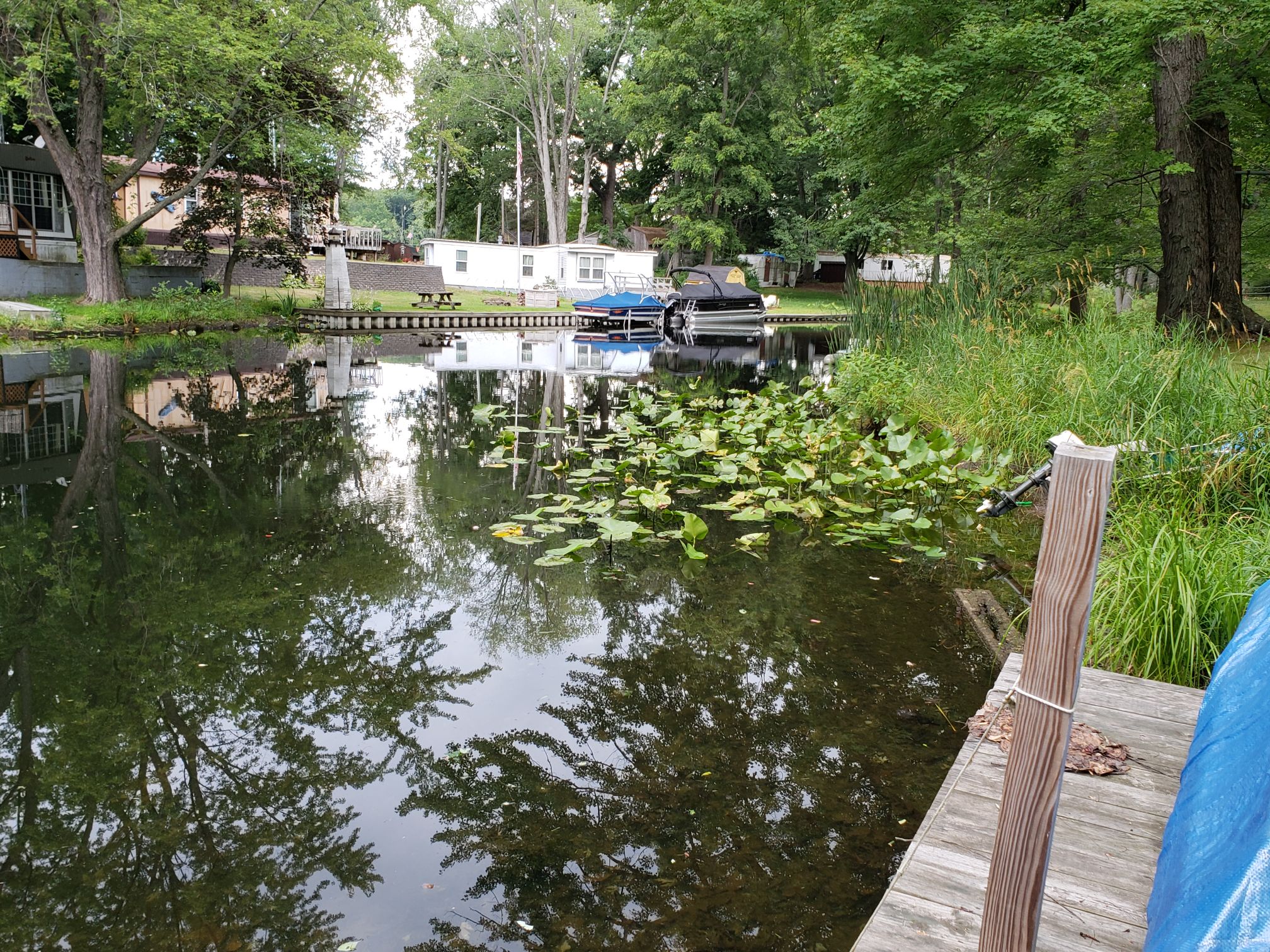 Diamond Lake Cottage Cottages for Rent in White Cloud, Michigan