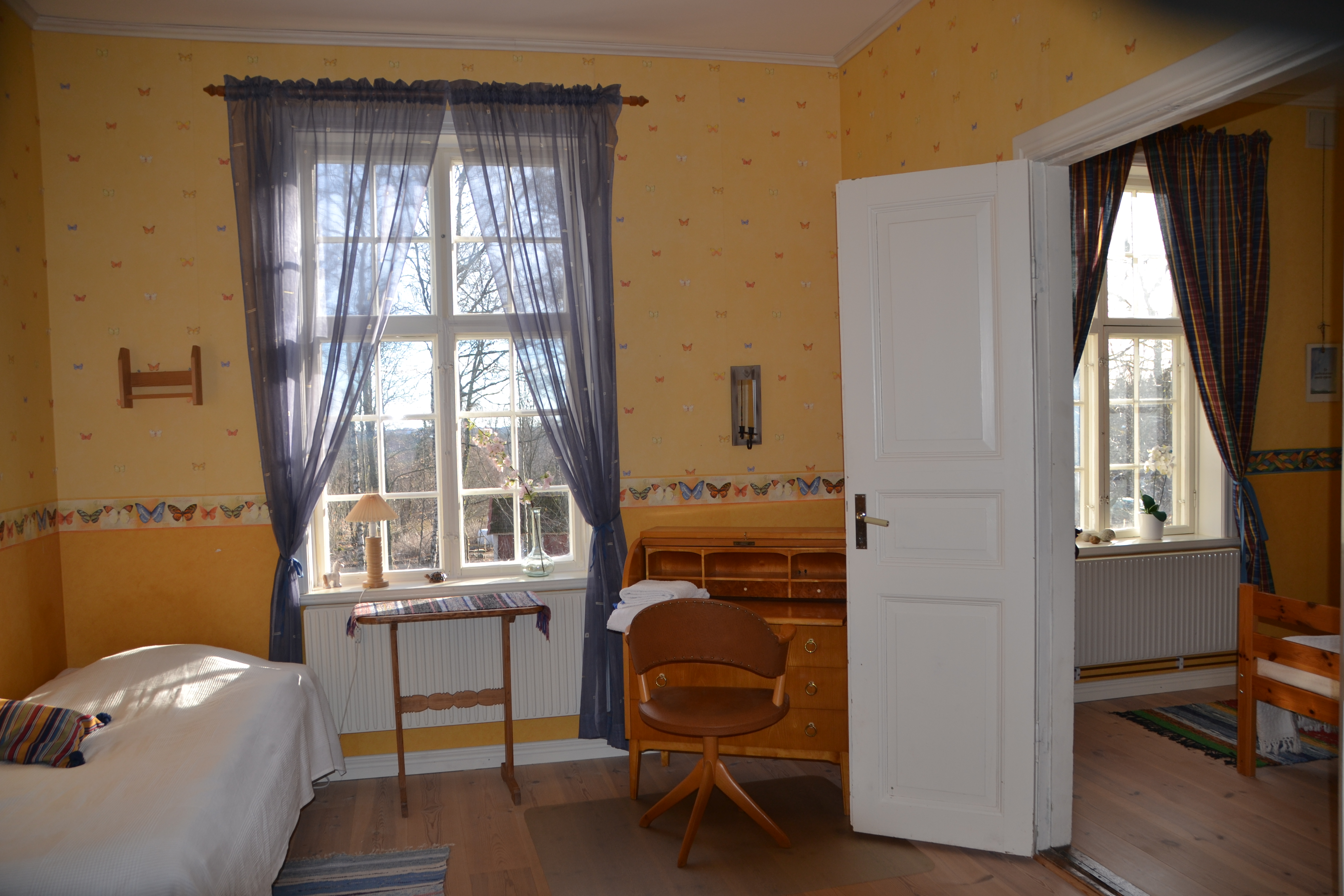 4. Family room. Child-price reduction.