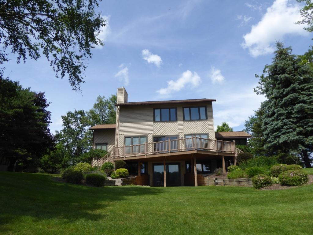 Canadian Lakes lakefront, Yearround Houses for Rent in Canadian