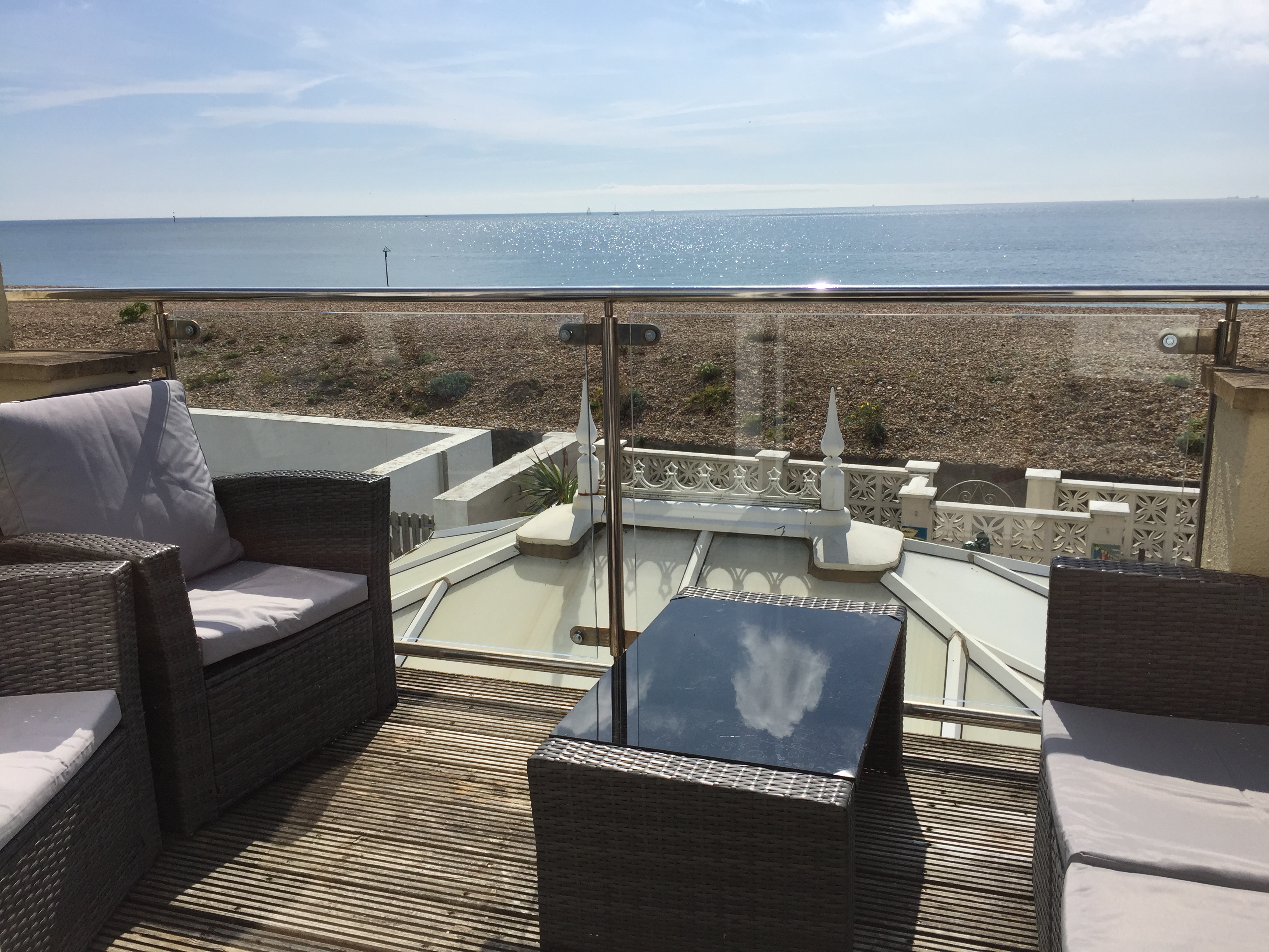 Sea to Sky Cottage: On BEACH fantastic SEA views