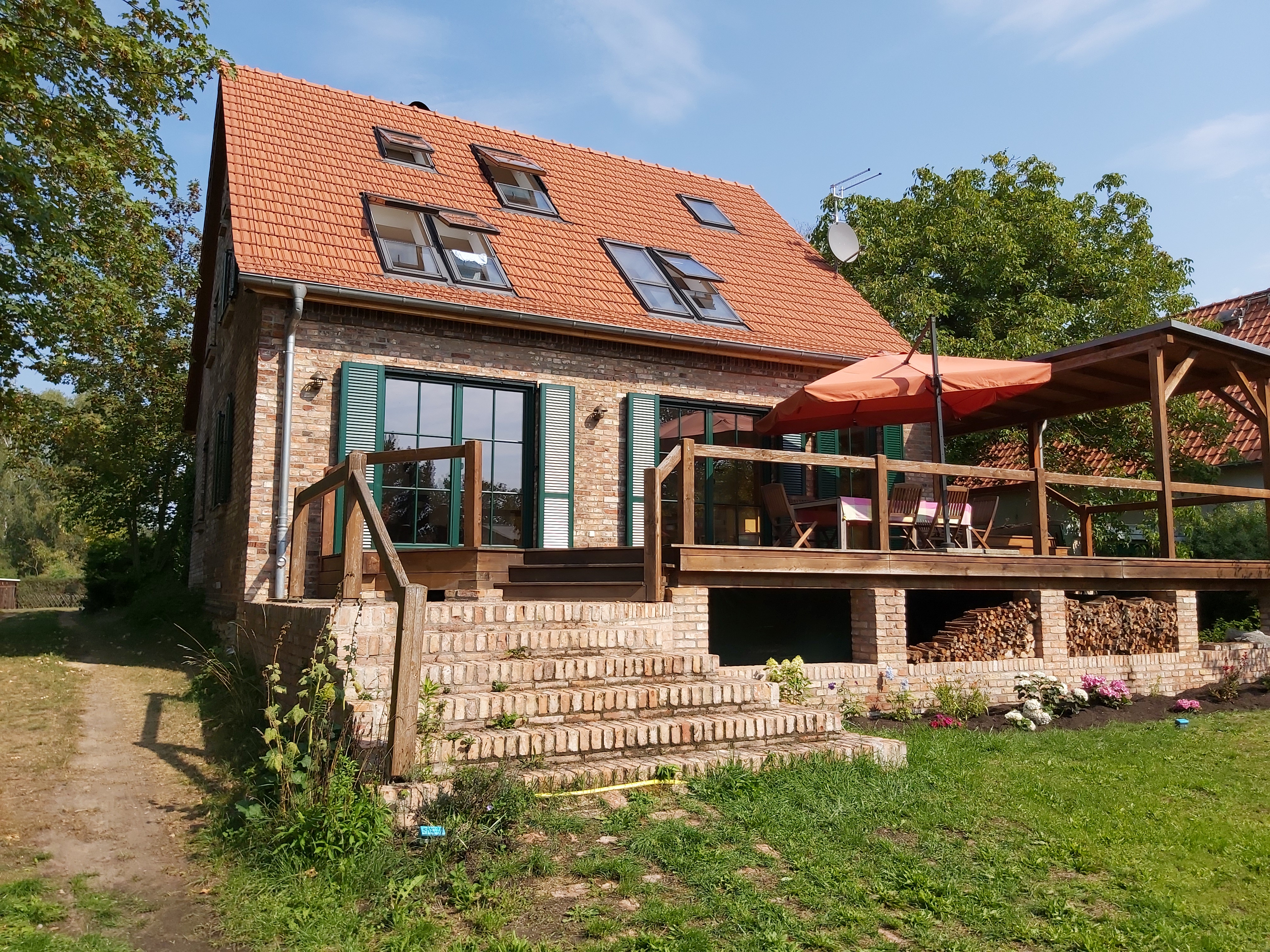 Large cottage in rural idyll