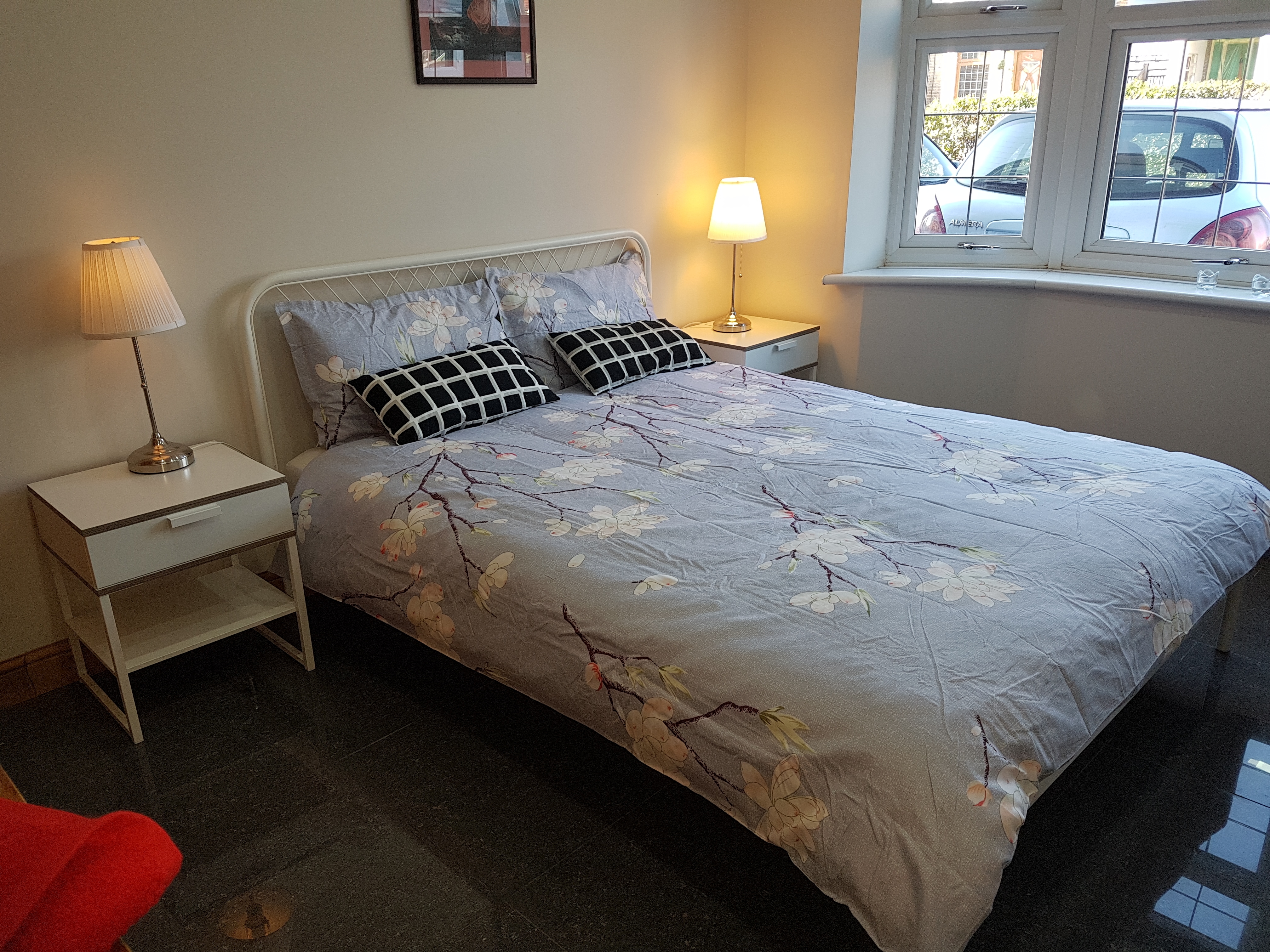 (A)Double room EnSuite near Heathrow Stockley park