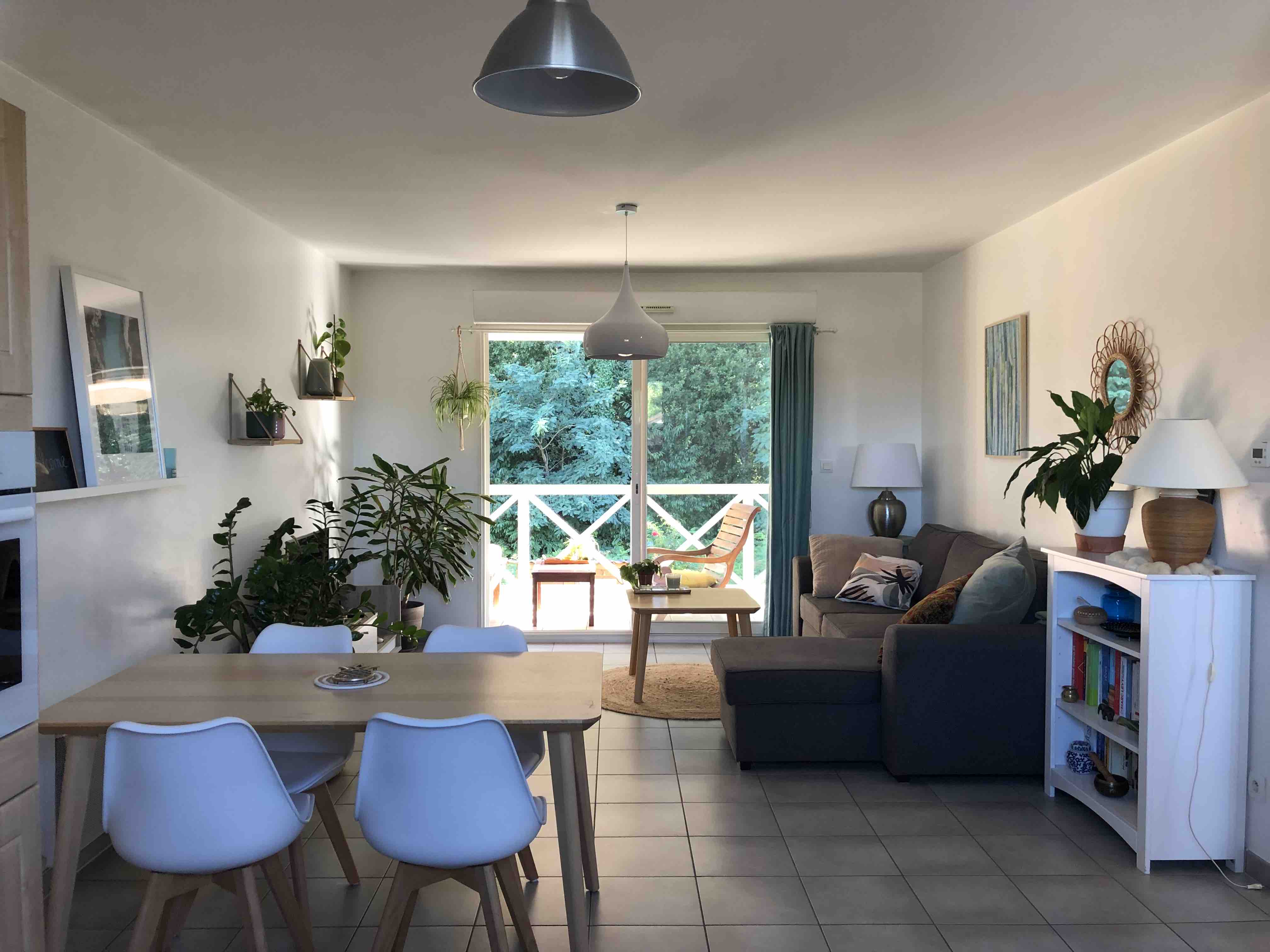 Quiet apartment, forest views.
