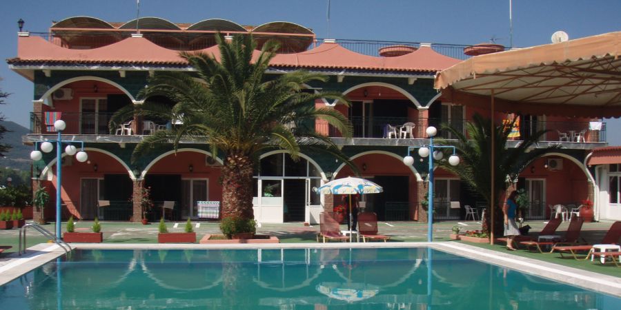 Cosy Serene studio with shared pool, near aqualand - Flats for Rent in
