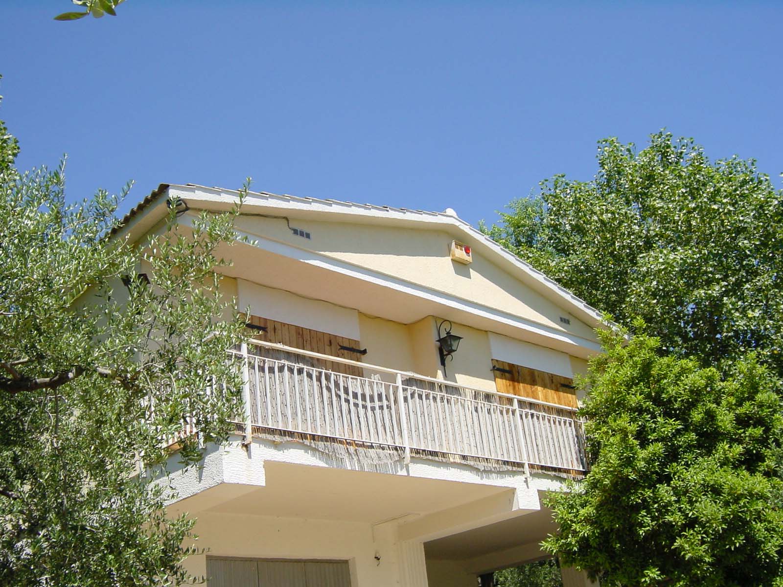 Tarragona. Arboset. Between sea and mountain