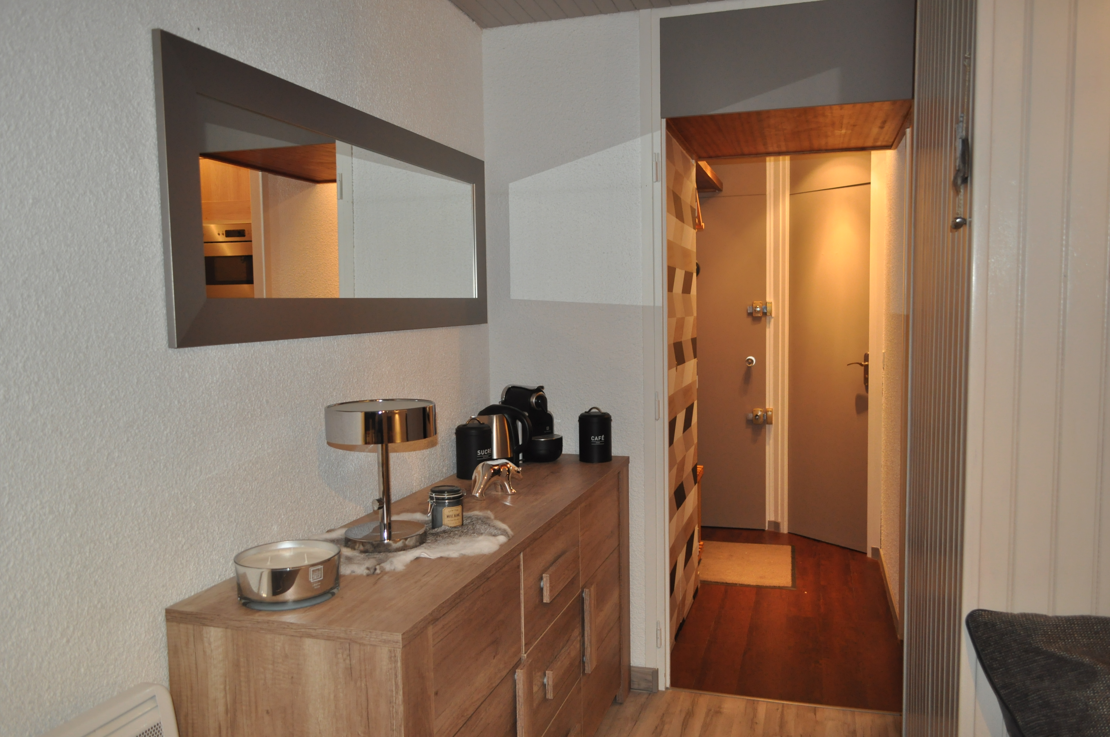 Studio 25 m2 renovated with terrace and ski to the feet