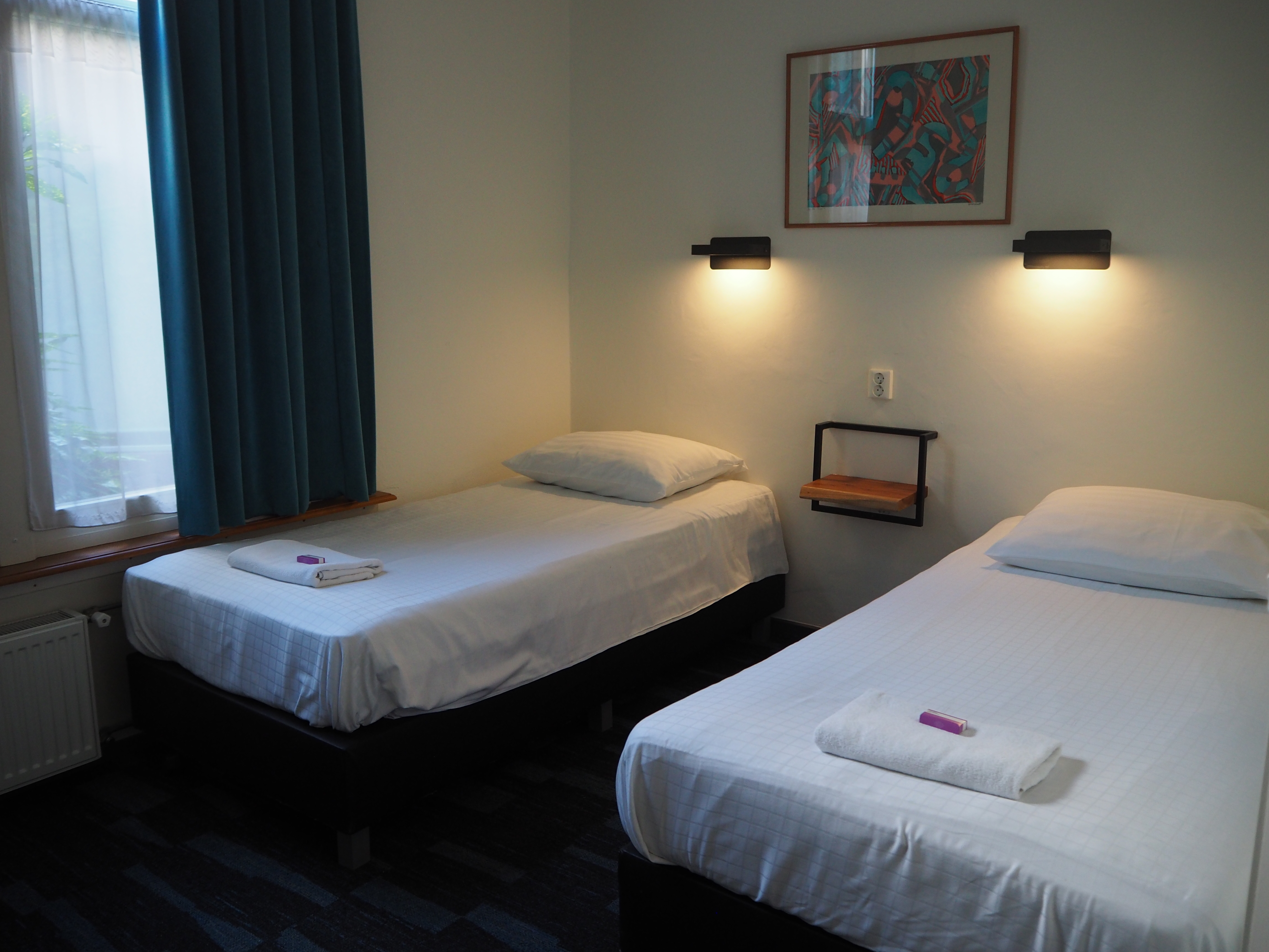 Private Twin Room, Euphemia Hotel , city centre — Amsterdam stay