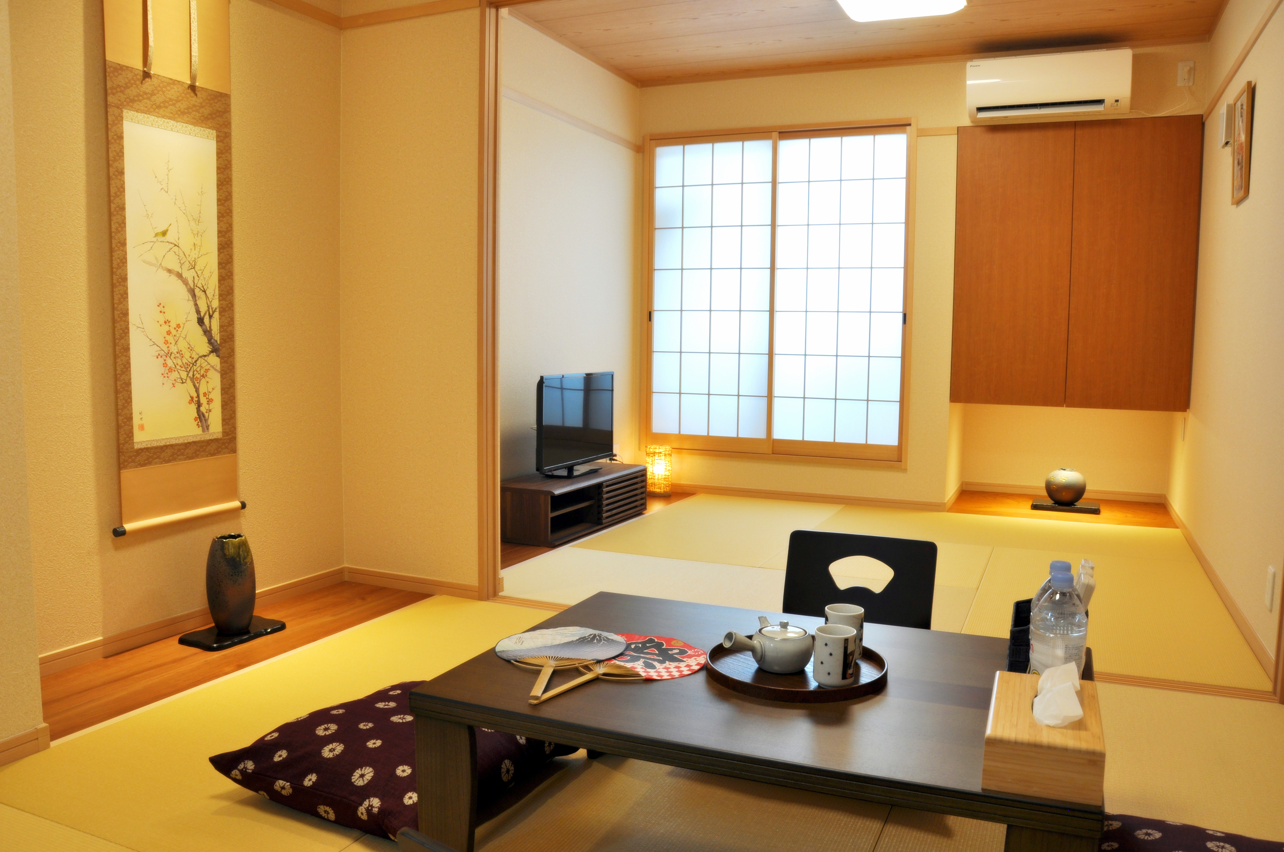 New Ryokan in Osaka.Tengachaya Station | Kishisato Station | 4 min walk.Direct Kansai Airport, Umeda, Shinsaibashi .Y3