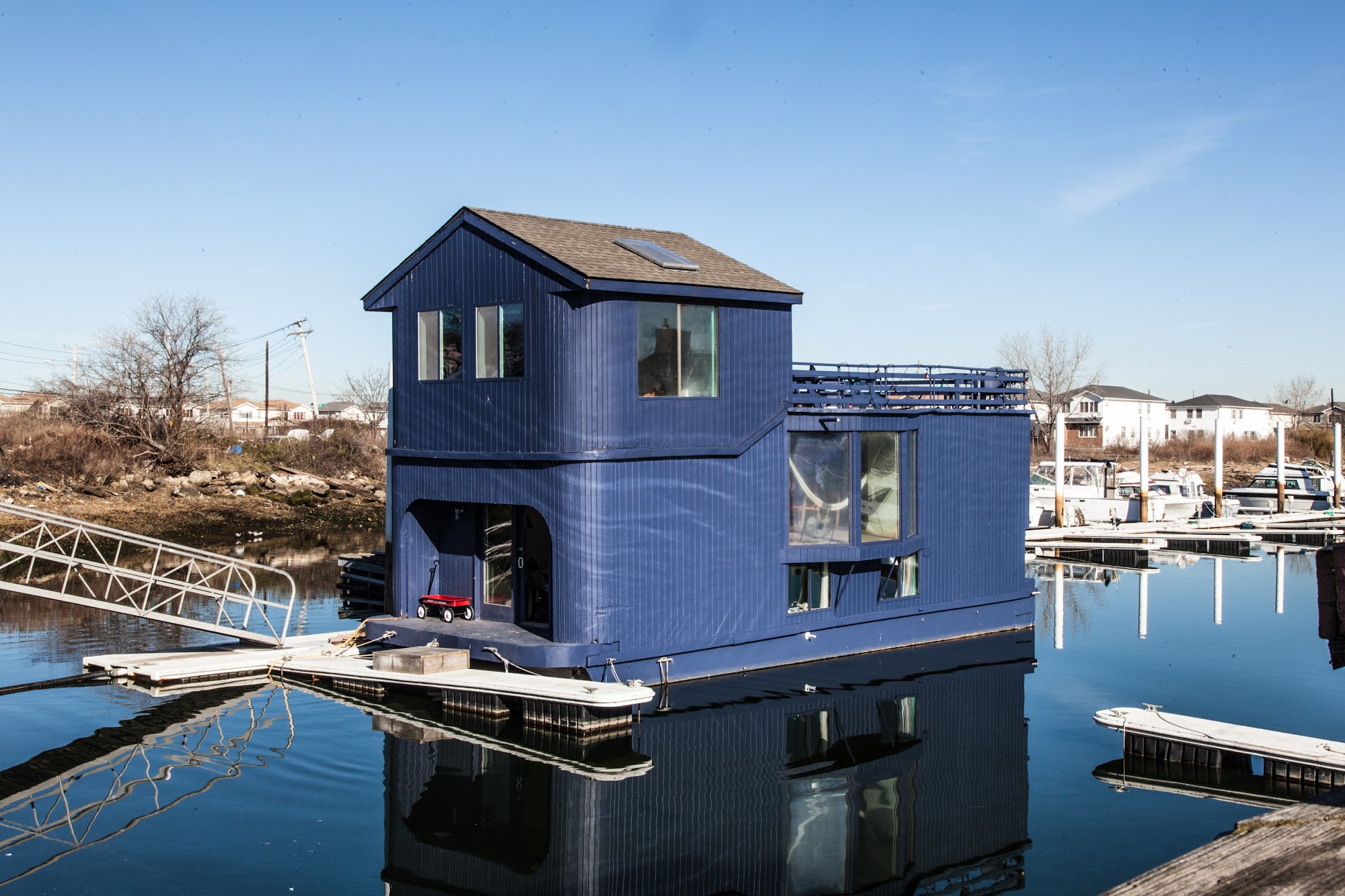 Ziggy Stardust Surf House A Beautiful Houseboat Houseboats for Rent in Queens, New York