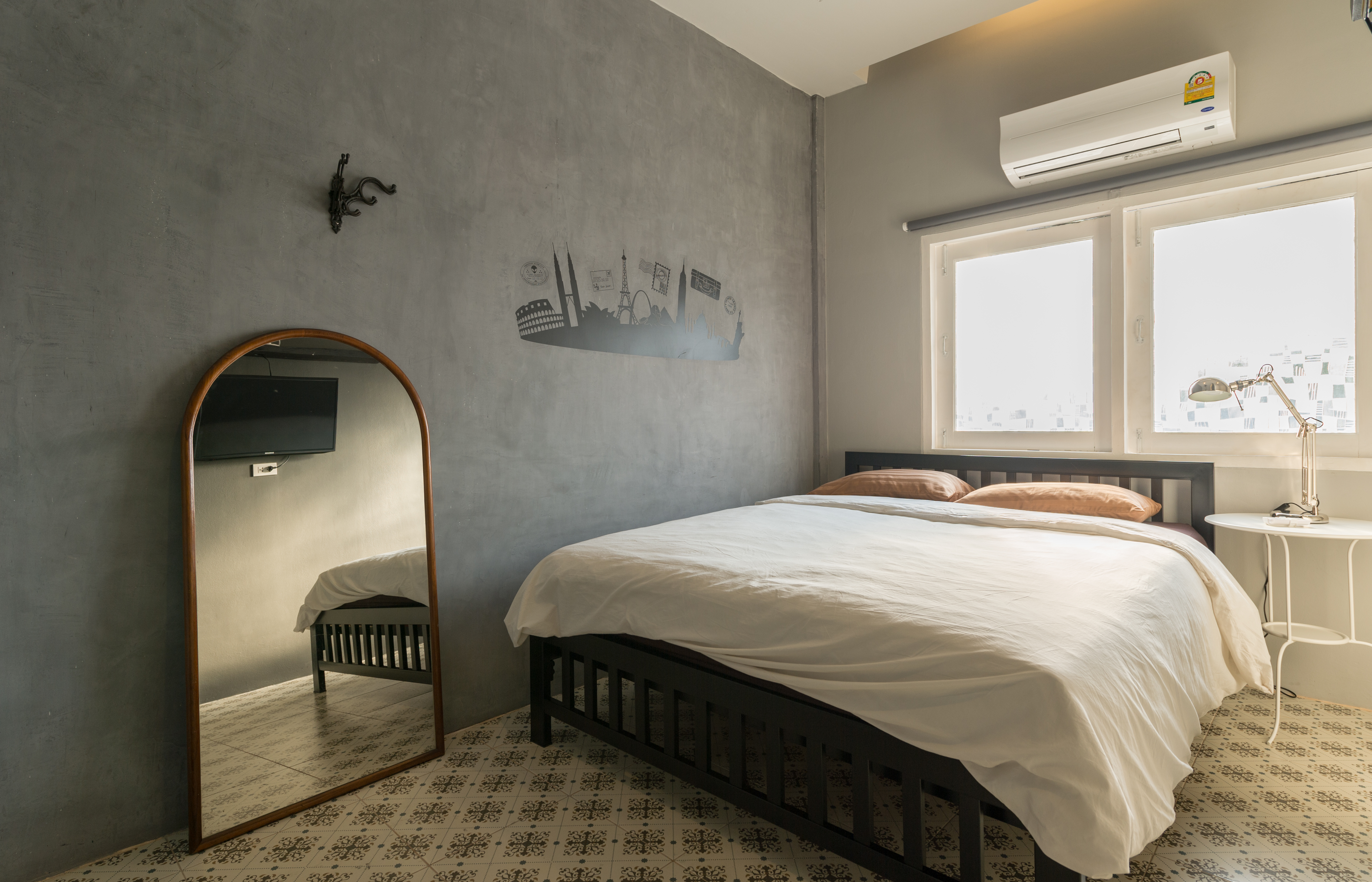 Comfort Budget Room on 4th fl -walk to RoyalPalace