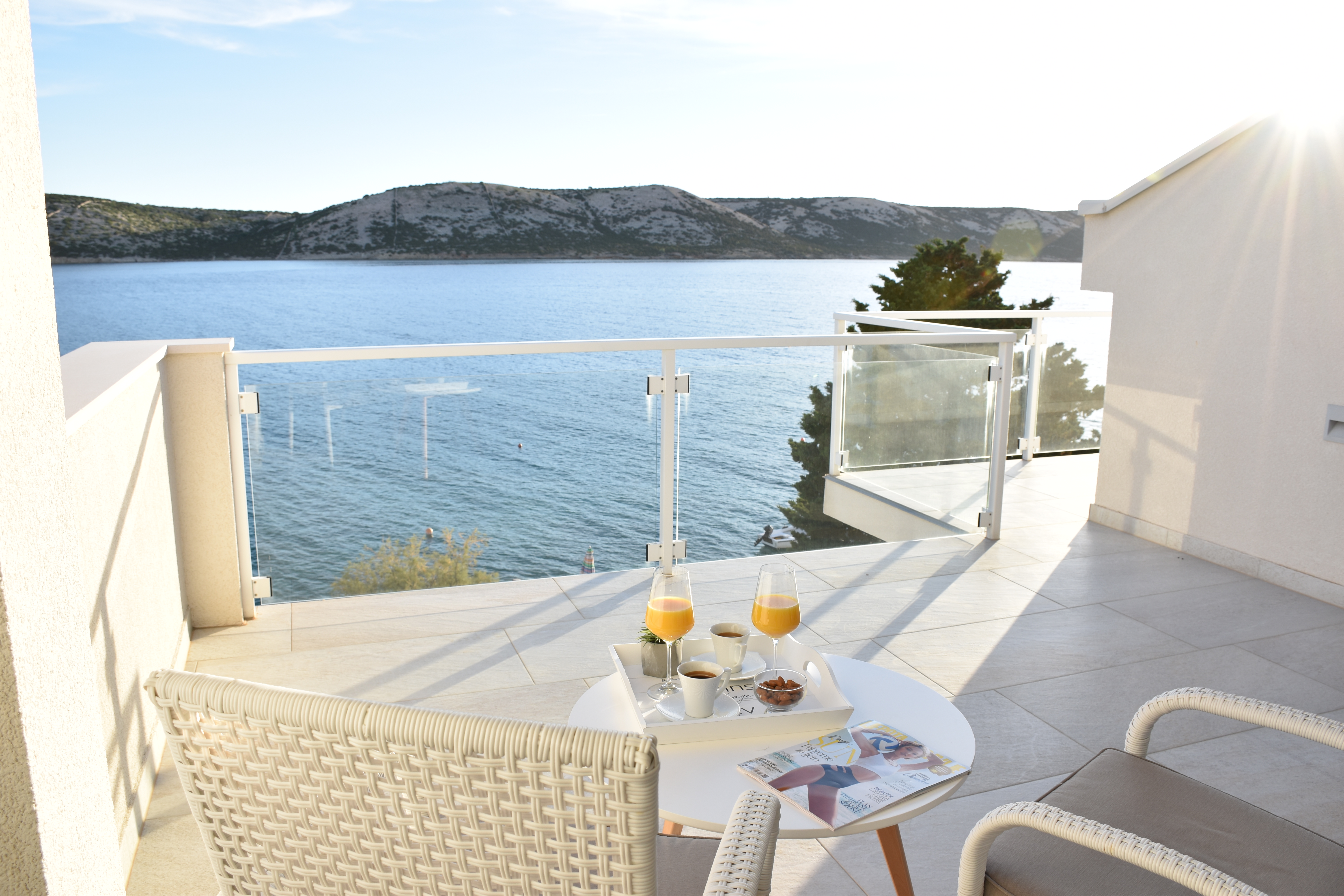 Studio apartment with terrace and sea view