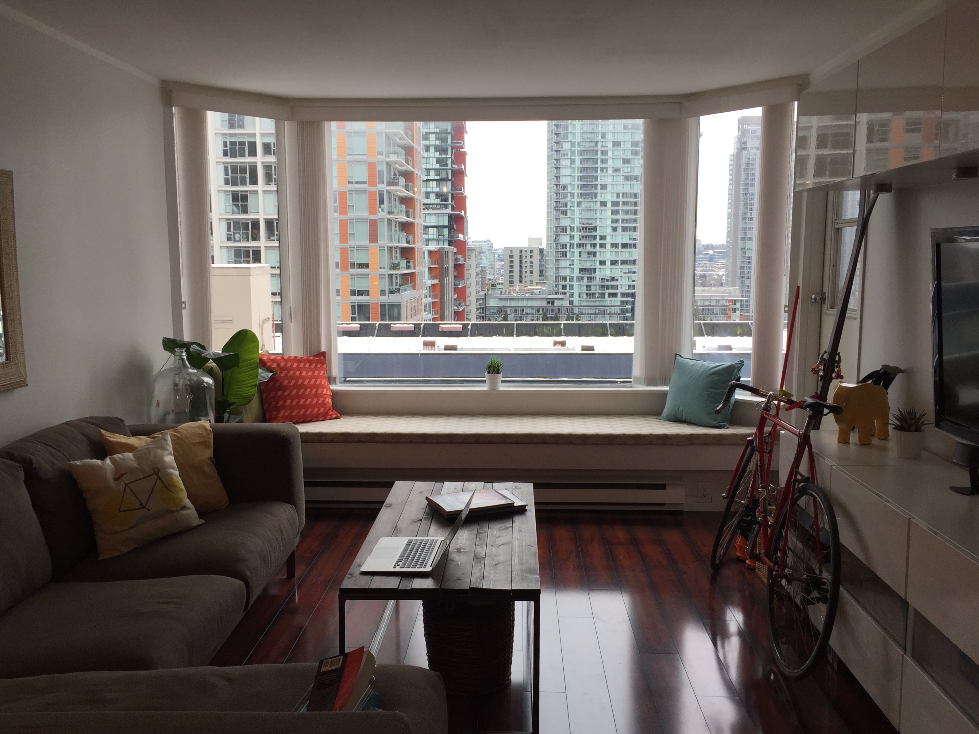 Hip and cool apartment in downtown Vancouver