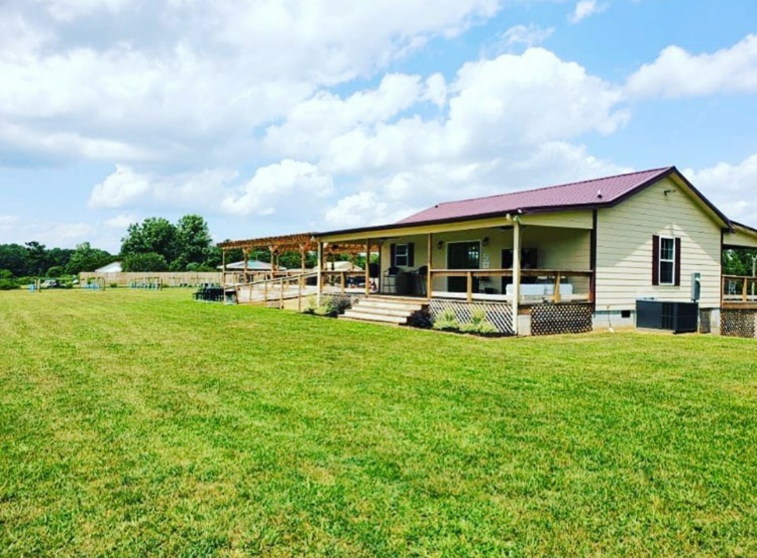 3 BR Home at Seven Springs Farm and Vineyard! Houses for Rent in