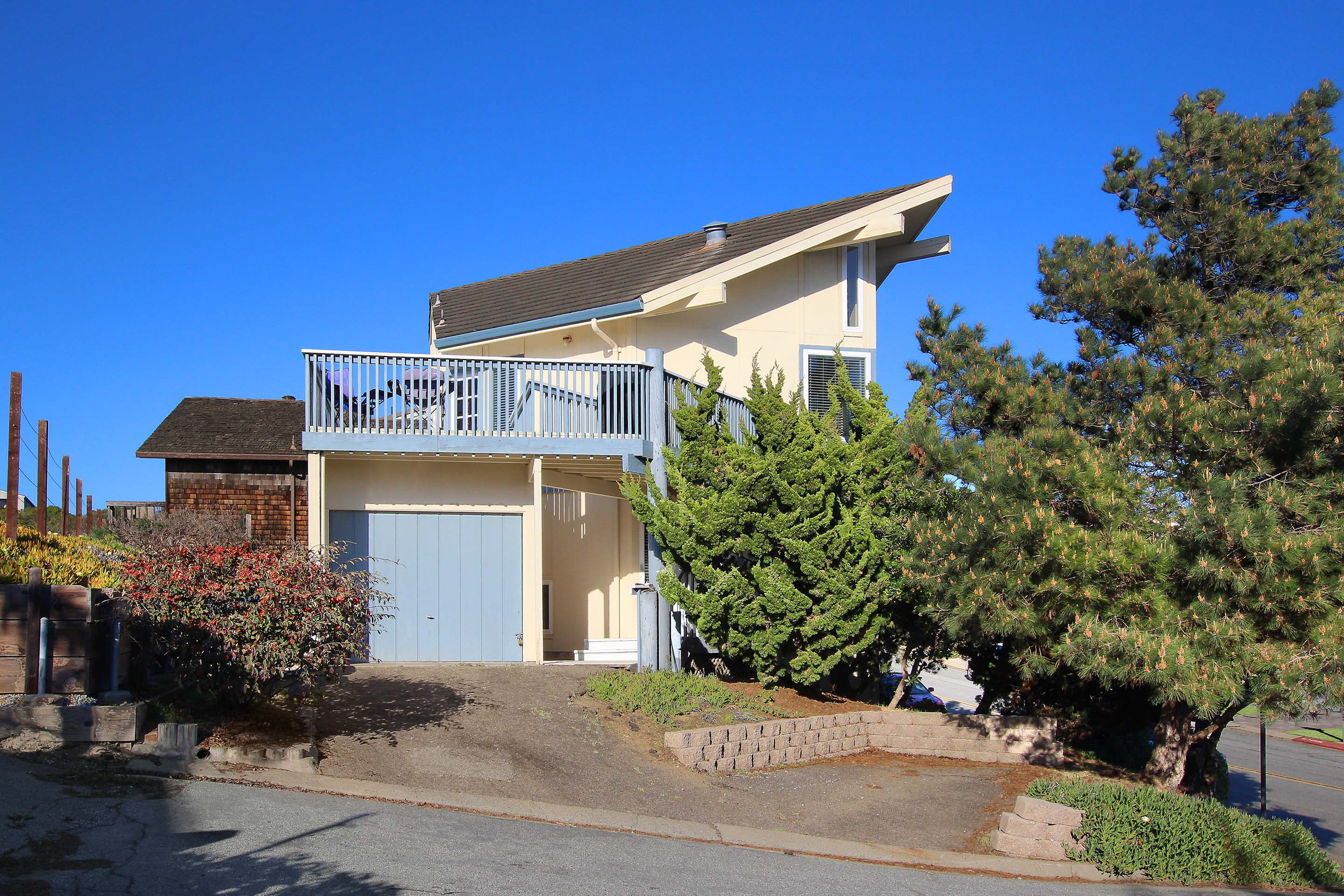 Sand Dollar Beach Home With Large Deck