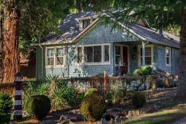 Country Home walkable to town