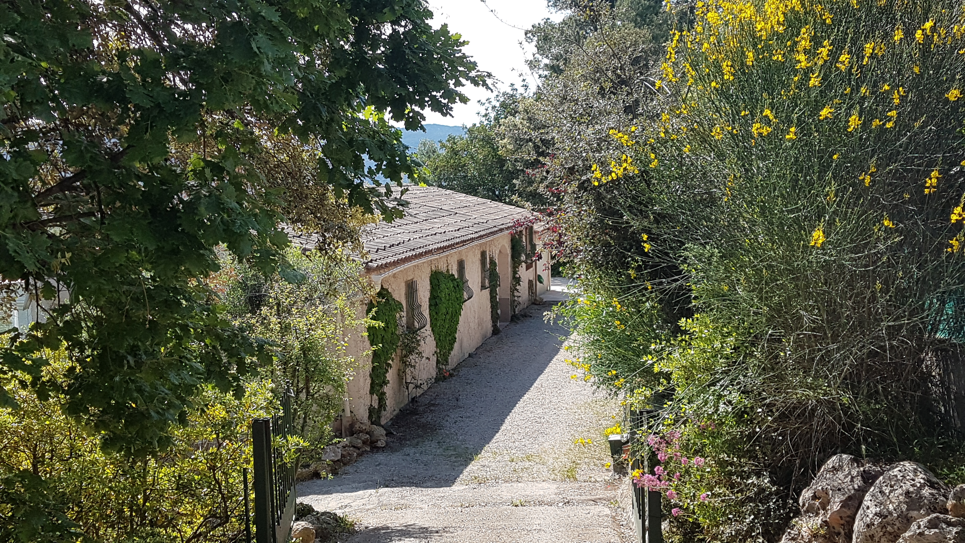 Charming Villa, Beautiful View & Pool.
