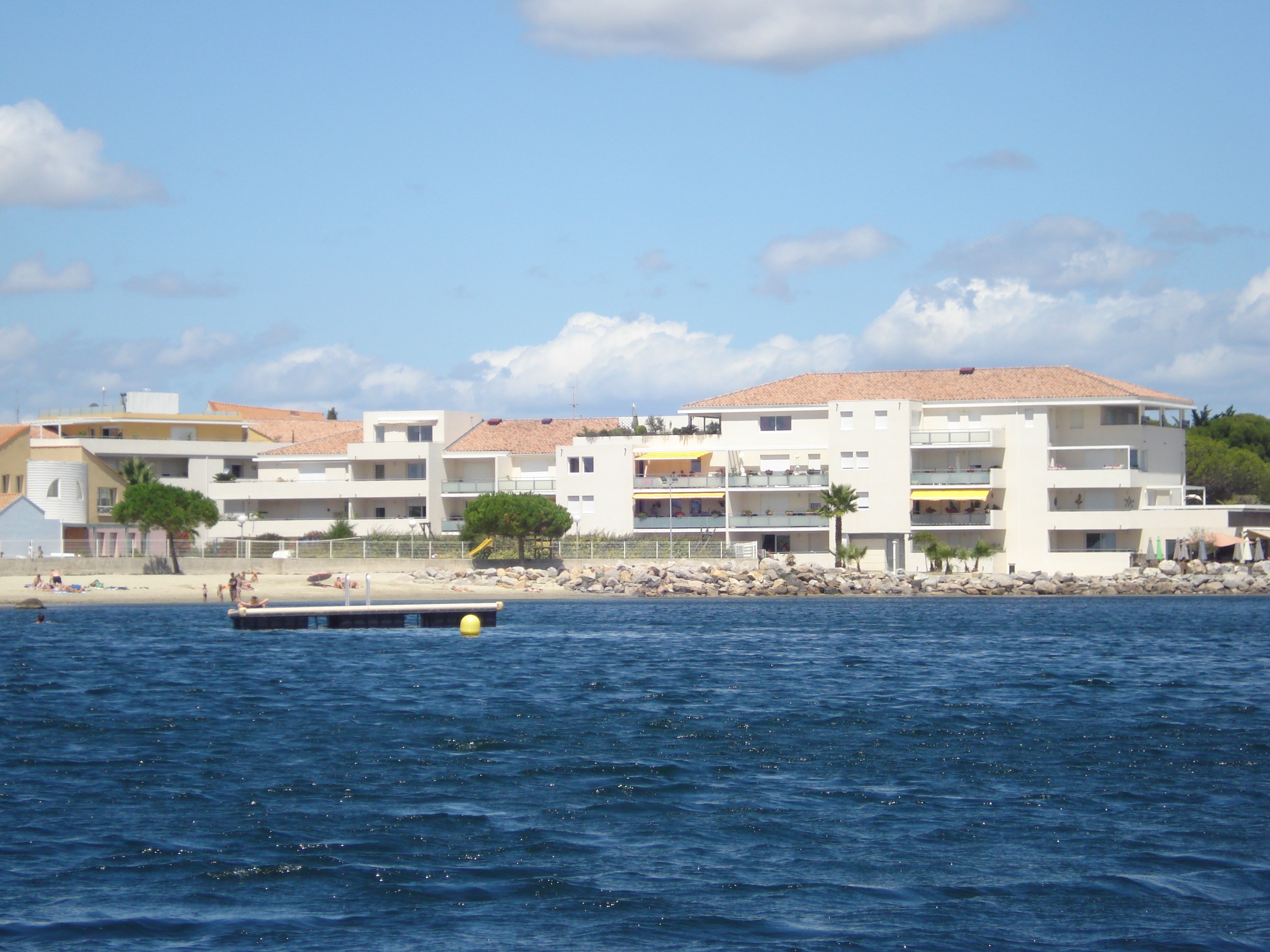 Apt moderne balcon vue mer parking clim tel wifi