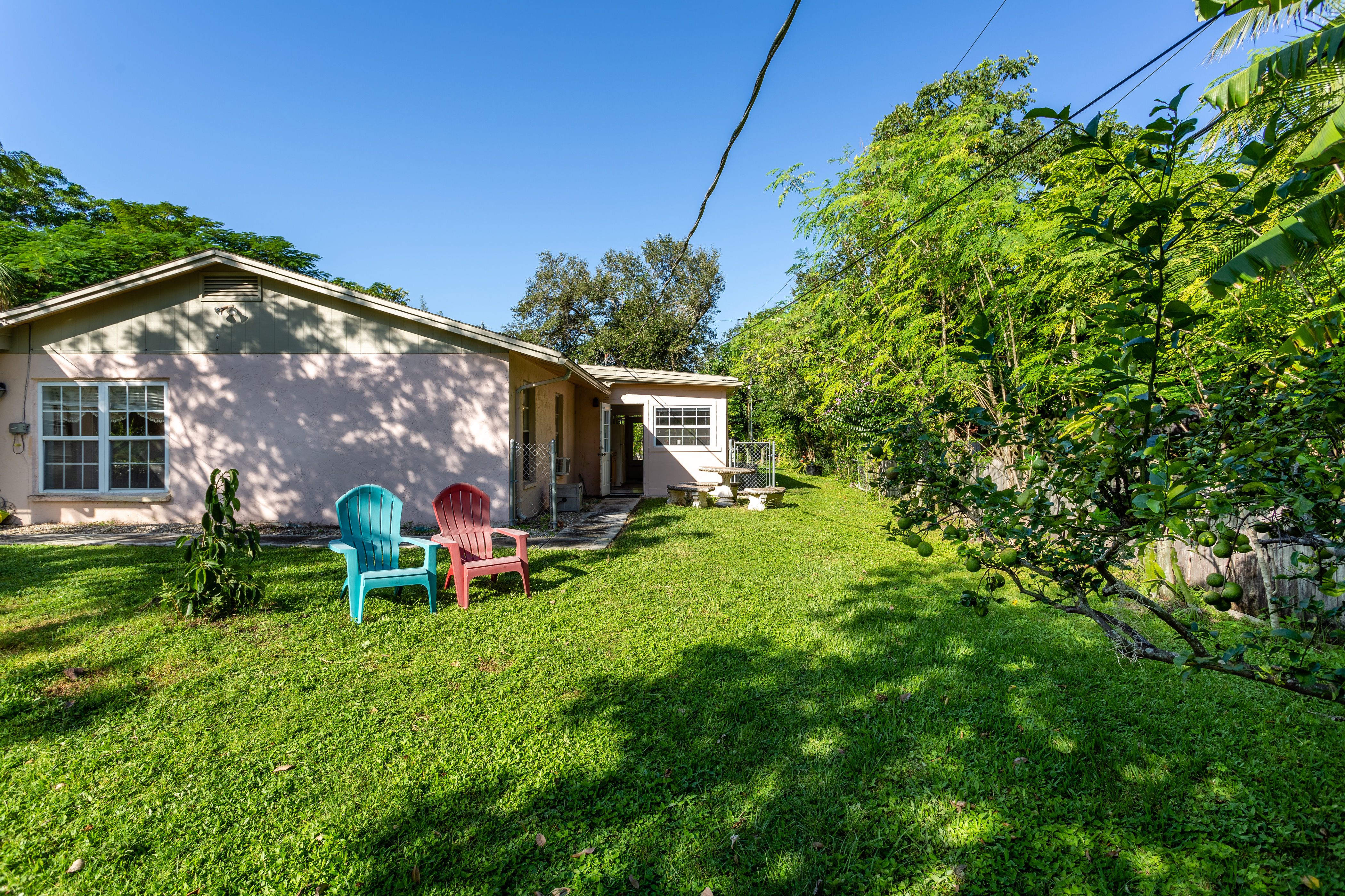 Amazon Bungalow near Sanibel & Fort Myers Beach - Houses for Rent in Fort  Myers, Florida, United States