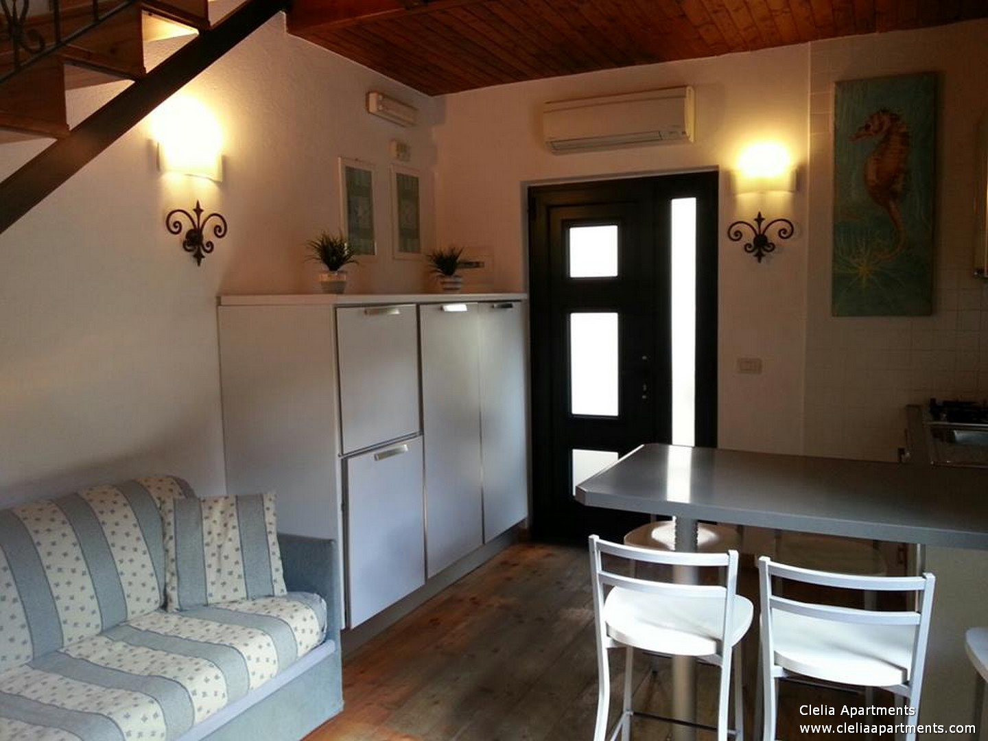 Studio apart. in walking distance from the beach