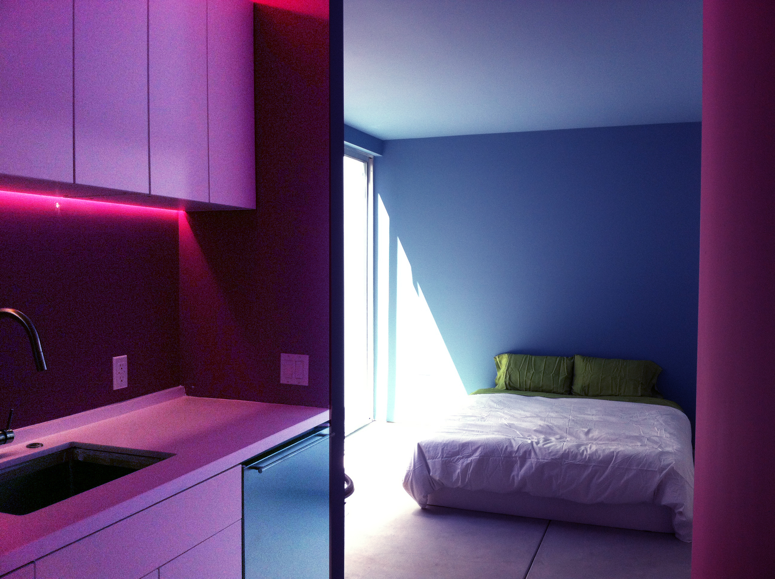 Modern Studio w/Quiet Courtyard + Private Entrance