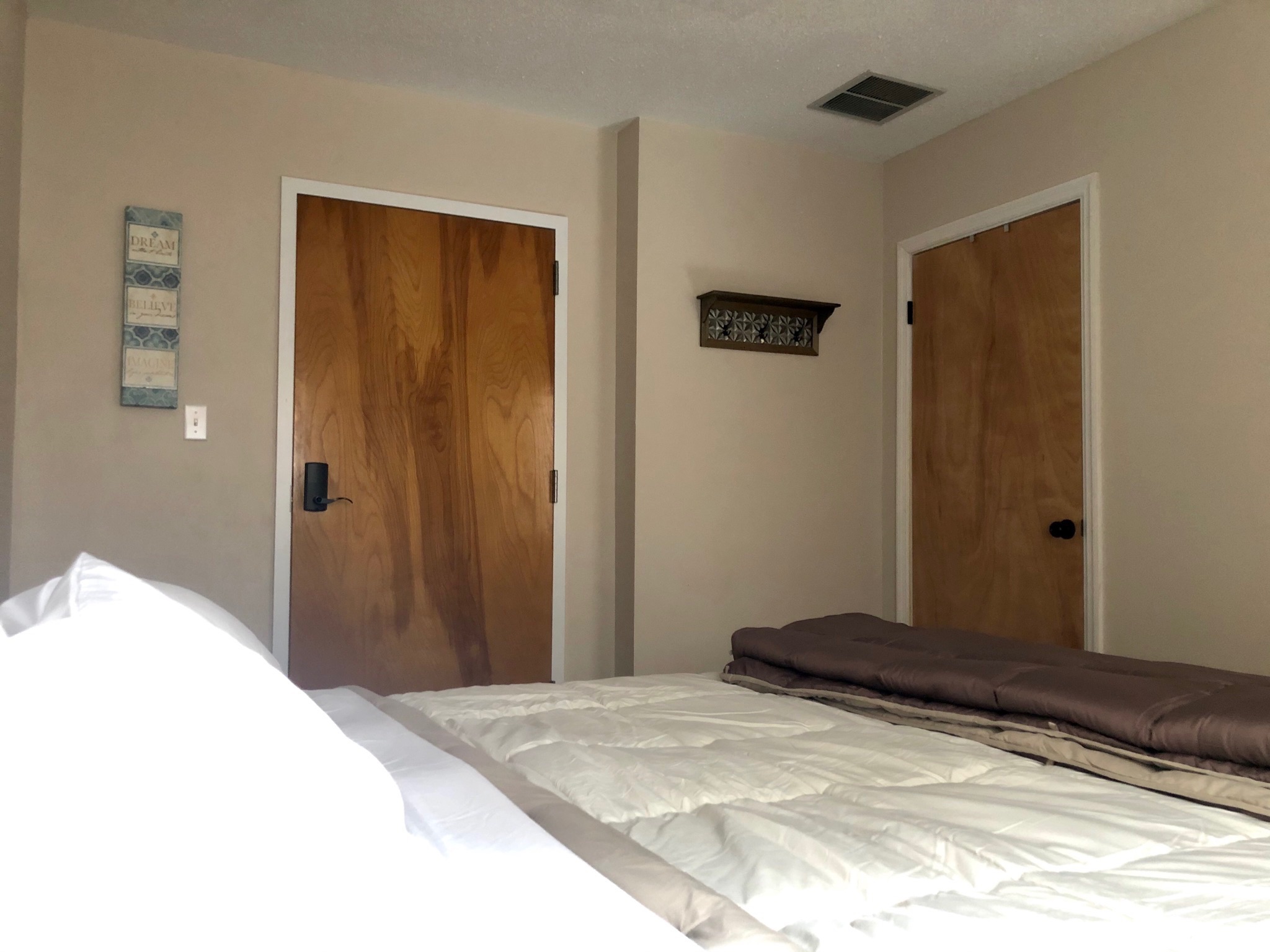 Room 6 within Pine Mountain Bed & Breakfast Boutique hotels for Rent