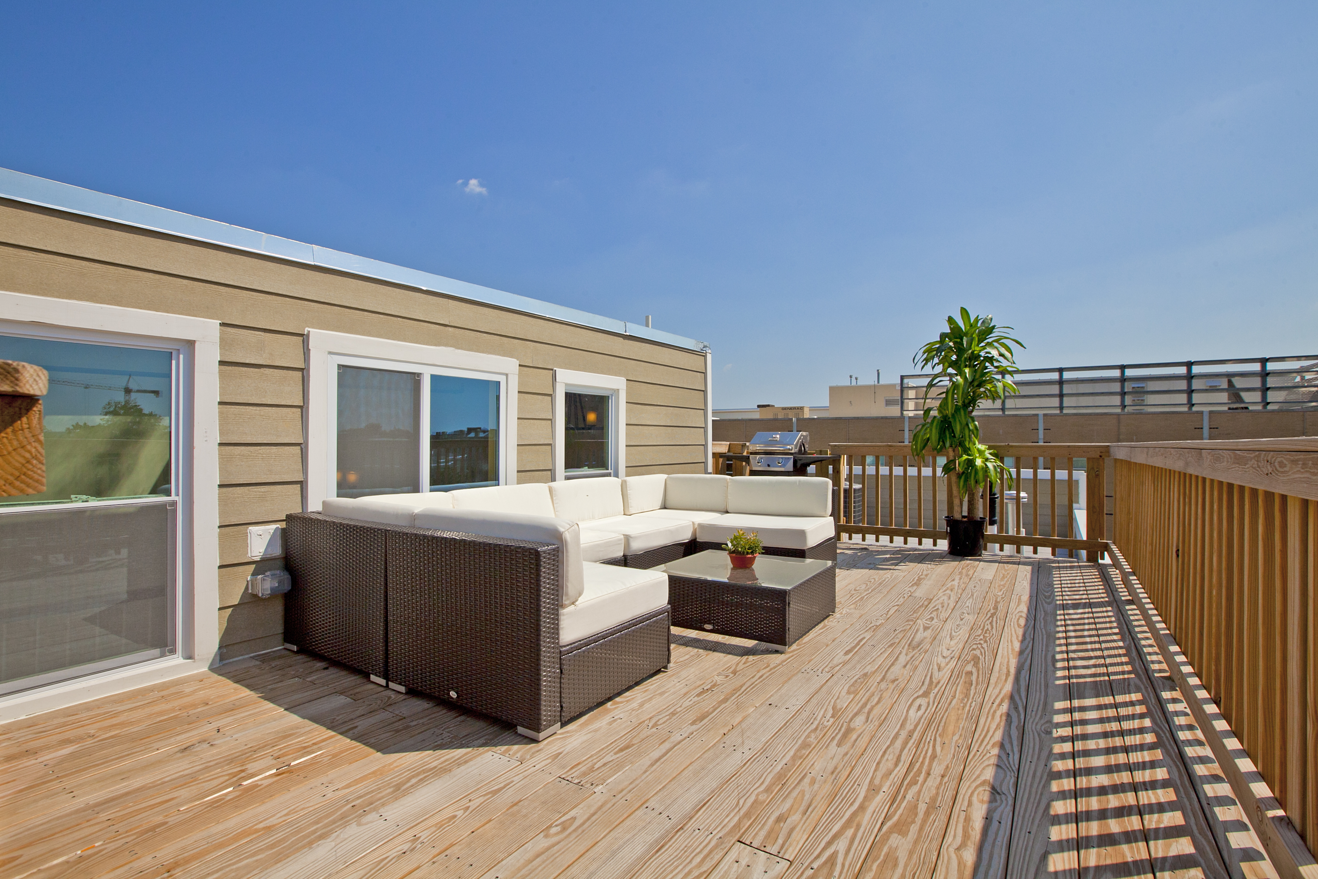 Dream Penthouse + Parking. Walk Everywhere! in Columbia Heights, Mt. Pleasant, Pleasant Plains, Park View, Washington Dc