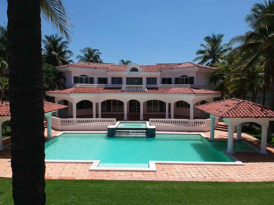 Costa del Sol, Beachfront Luxury Mansion Villas for Rent in San Luis