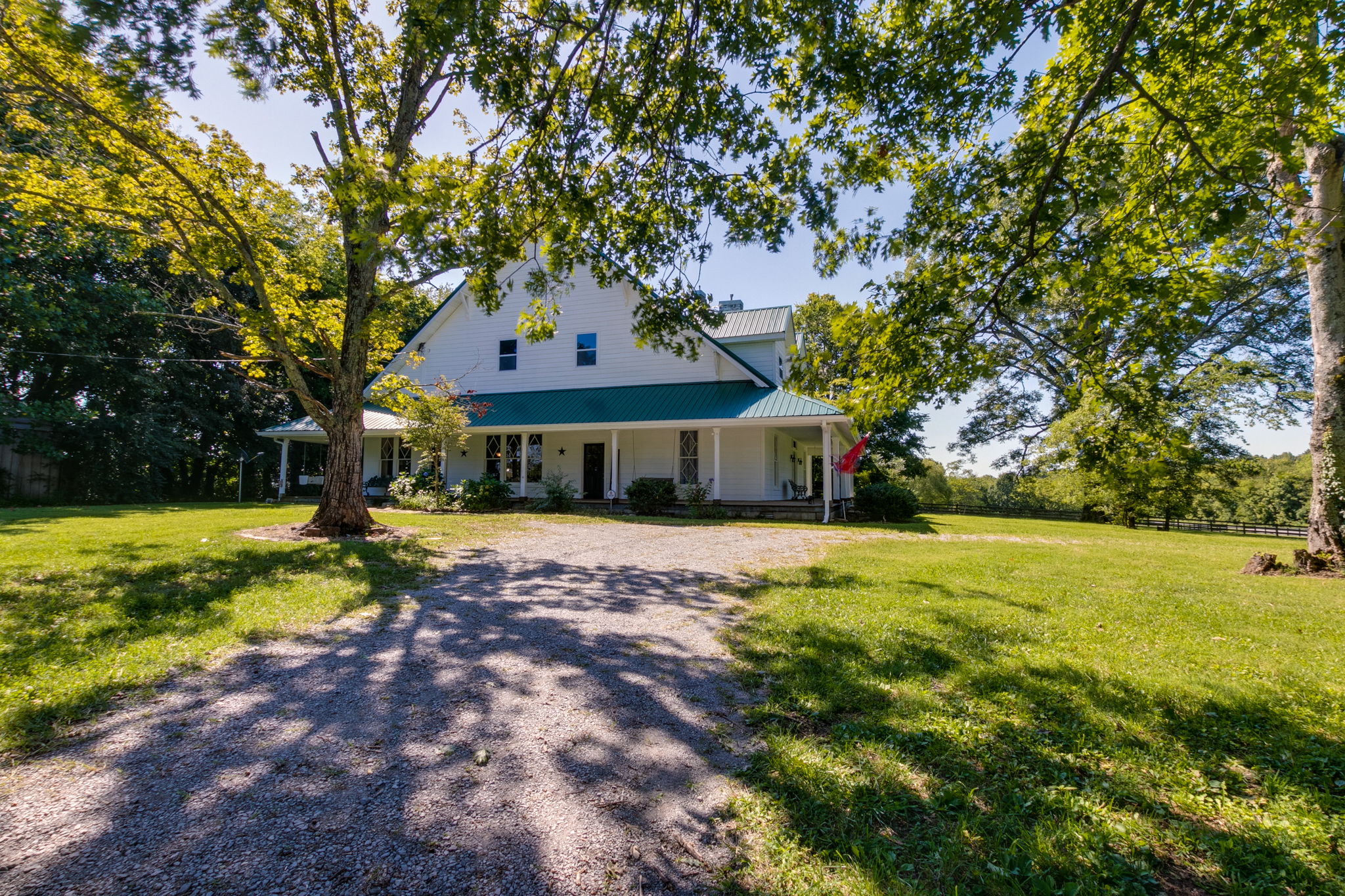 Unique renovated 1915 farmhouse outside Nashville Houses for Rent in