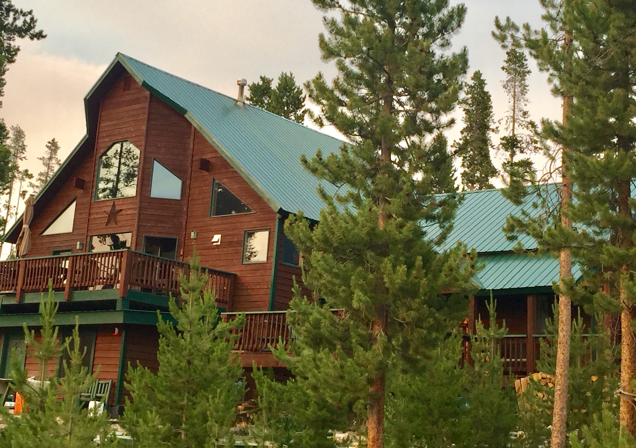 Beautiful Grand Lake 5 bedroom home, sleeps 14! Cabins for Rent in