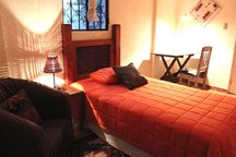 Minutes from Antigua, Single Bed