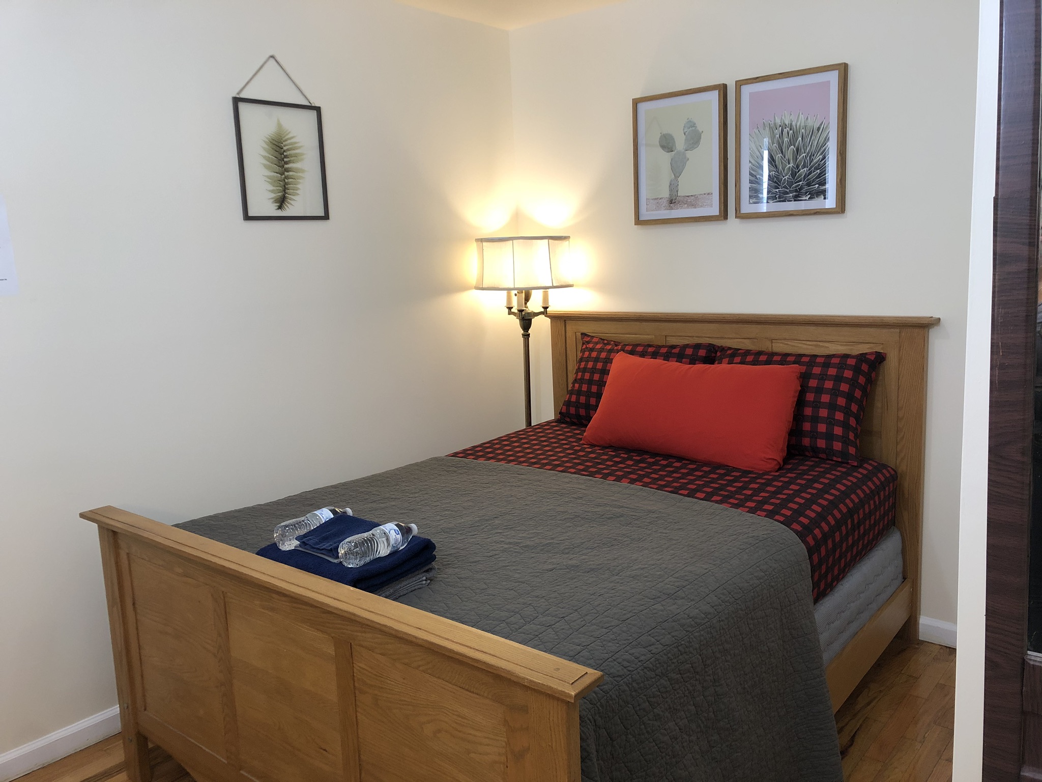 “VERY CLEAN”ROOM M2 8MINS TO RUTGER/EWR/PRUDENTIAL in Central, Newark