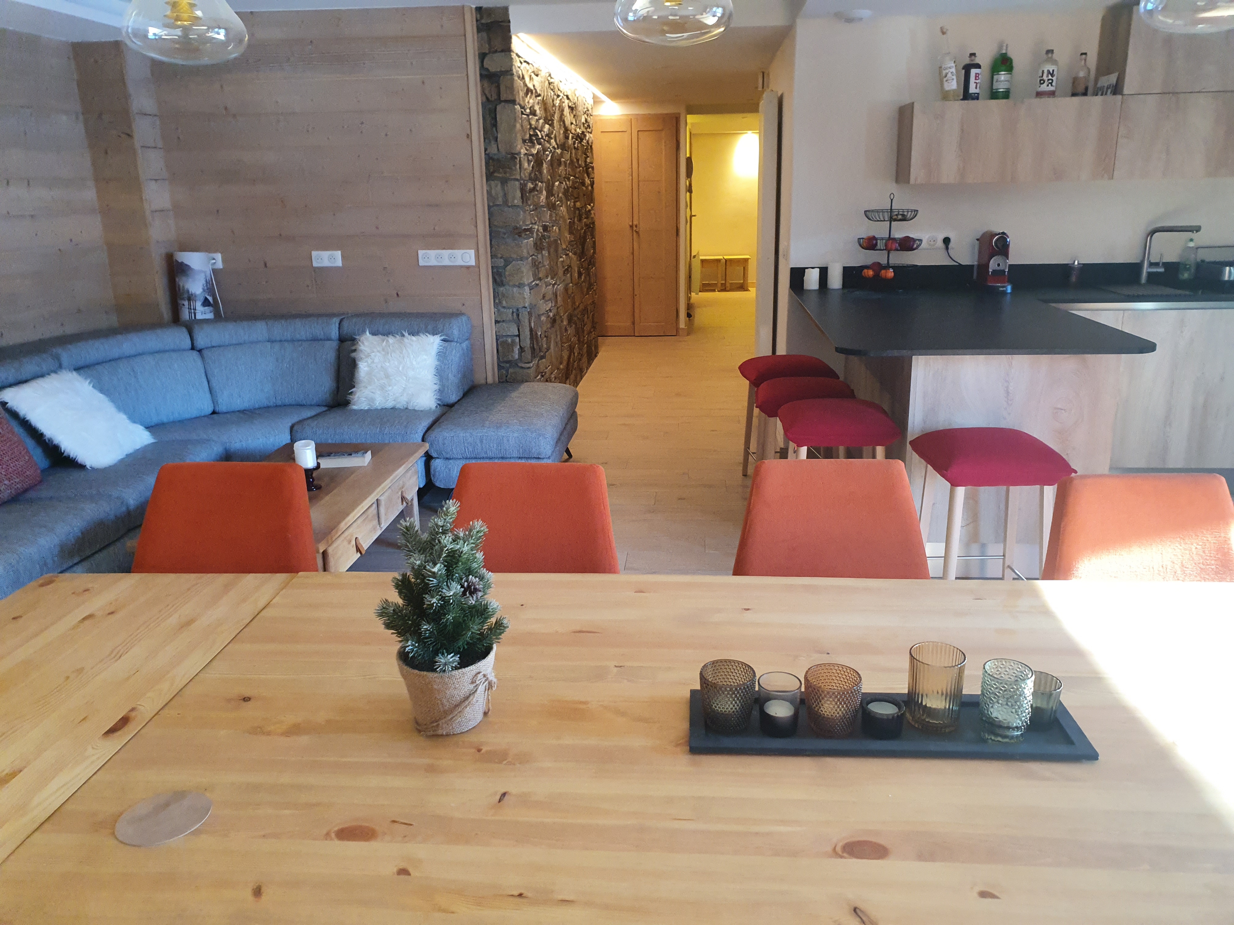 A spacious ski apartment for 10 in Meribel Village