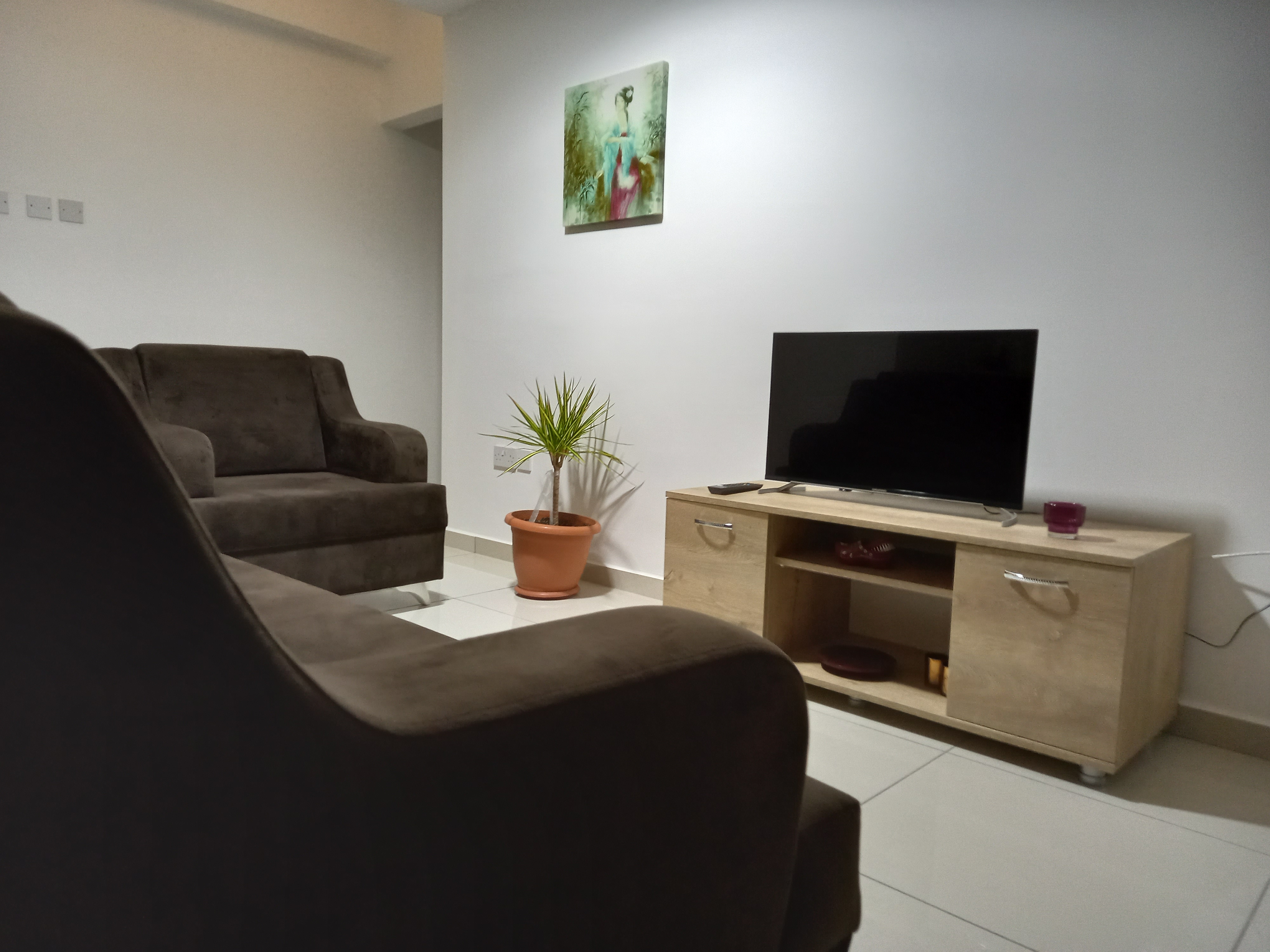 A tranquil  apartment with a spa and gym access