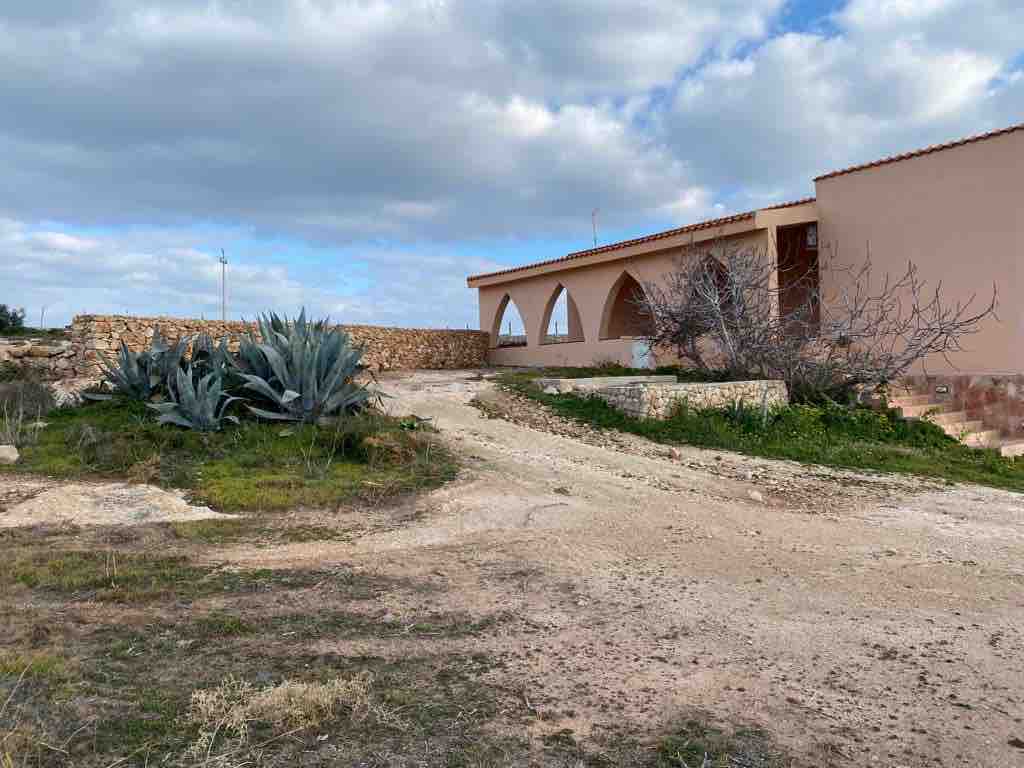 Relaxation and tranquility in Cala Pisana