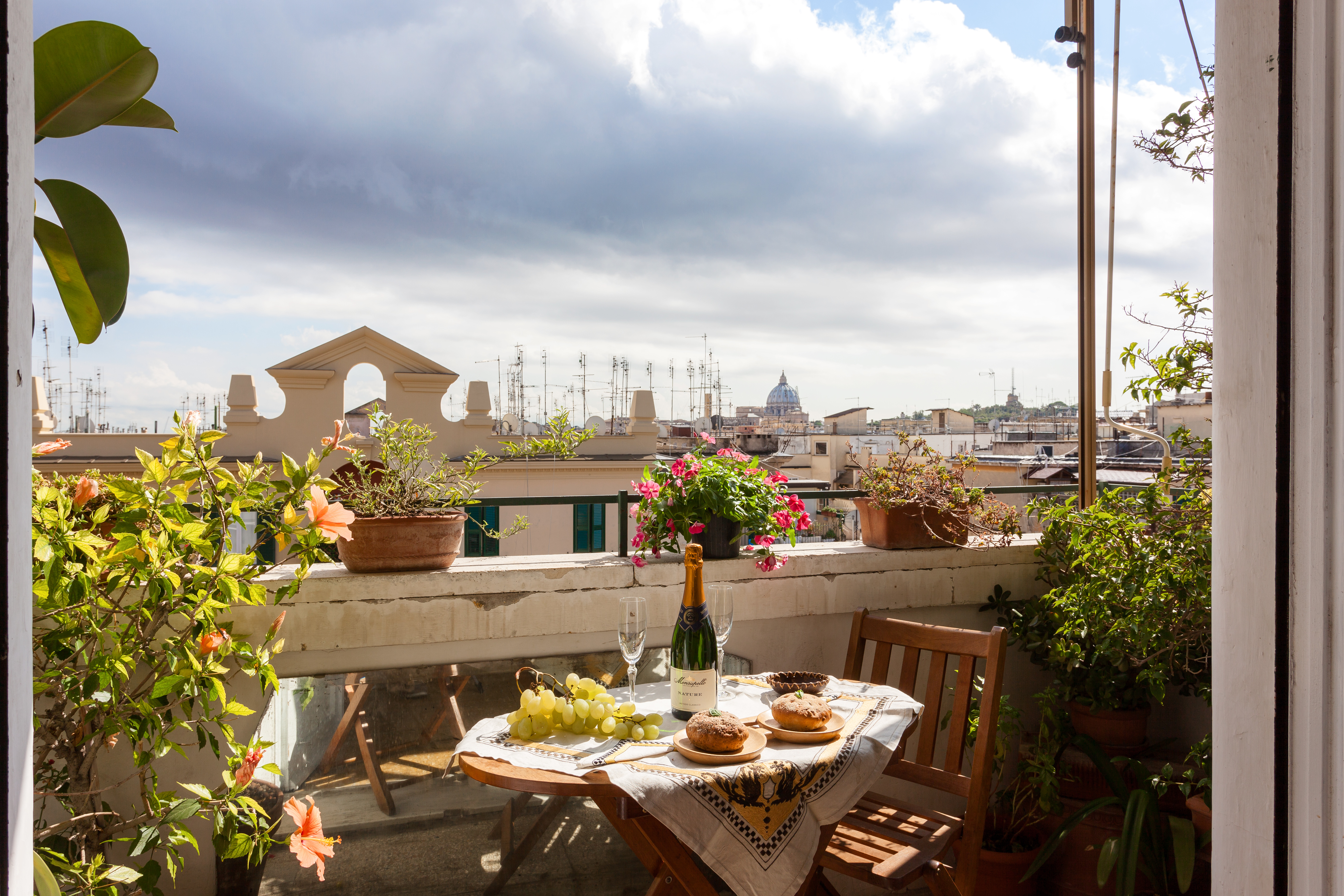 St. Peter's & Vatican View | Bright Penthouse in I Centro Storico, Rome