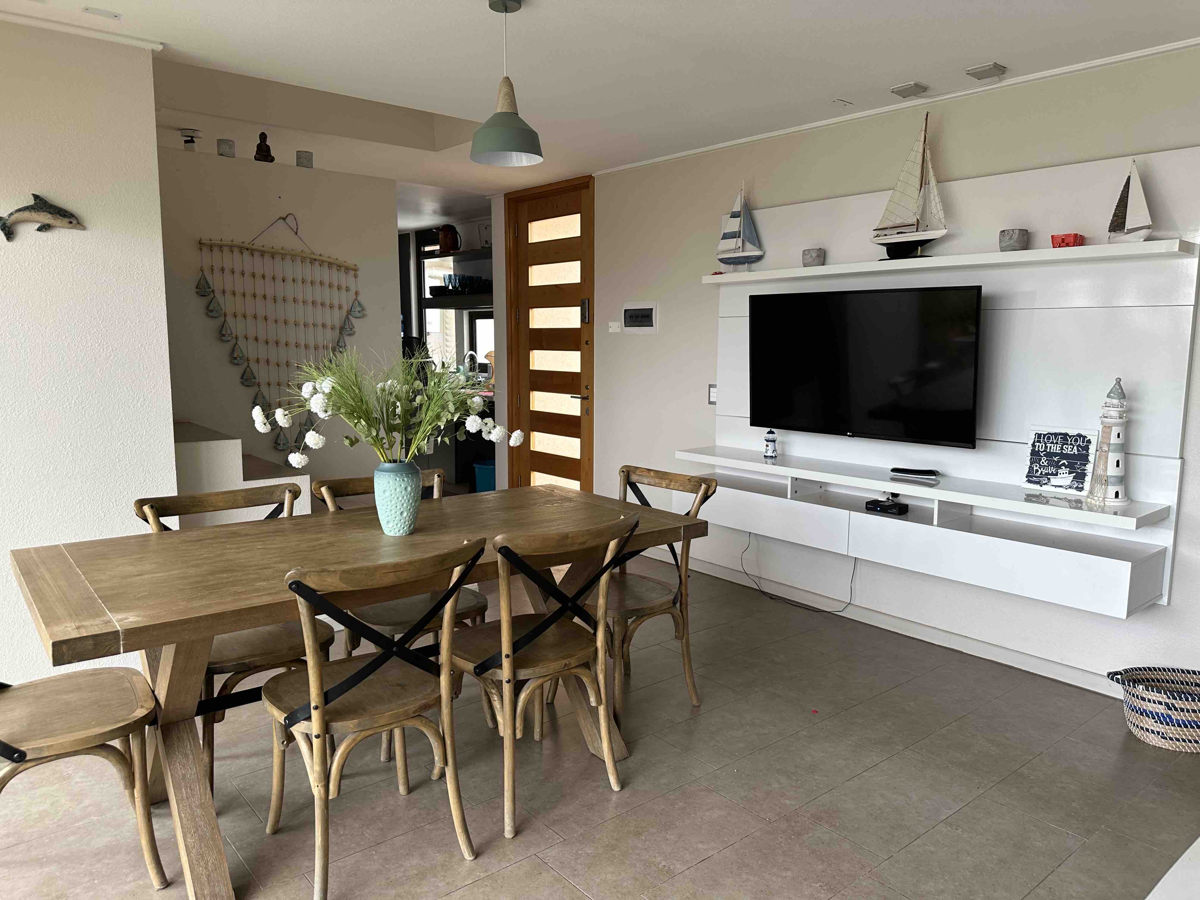 Luxury Full Furnished House Steps of English Bay