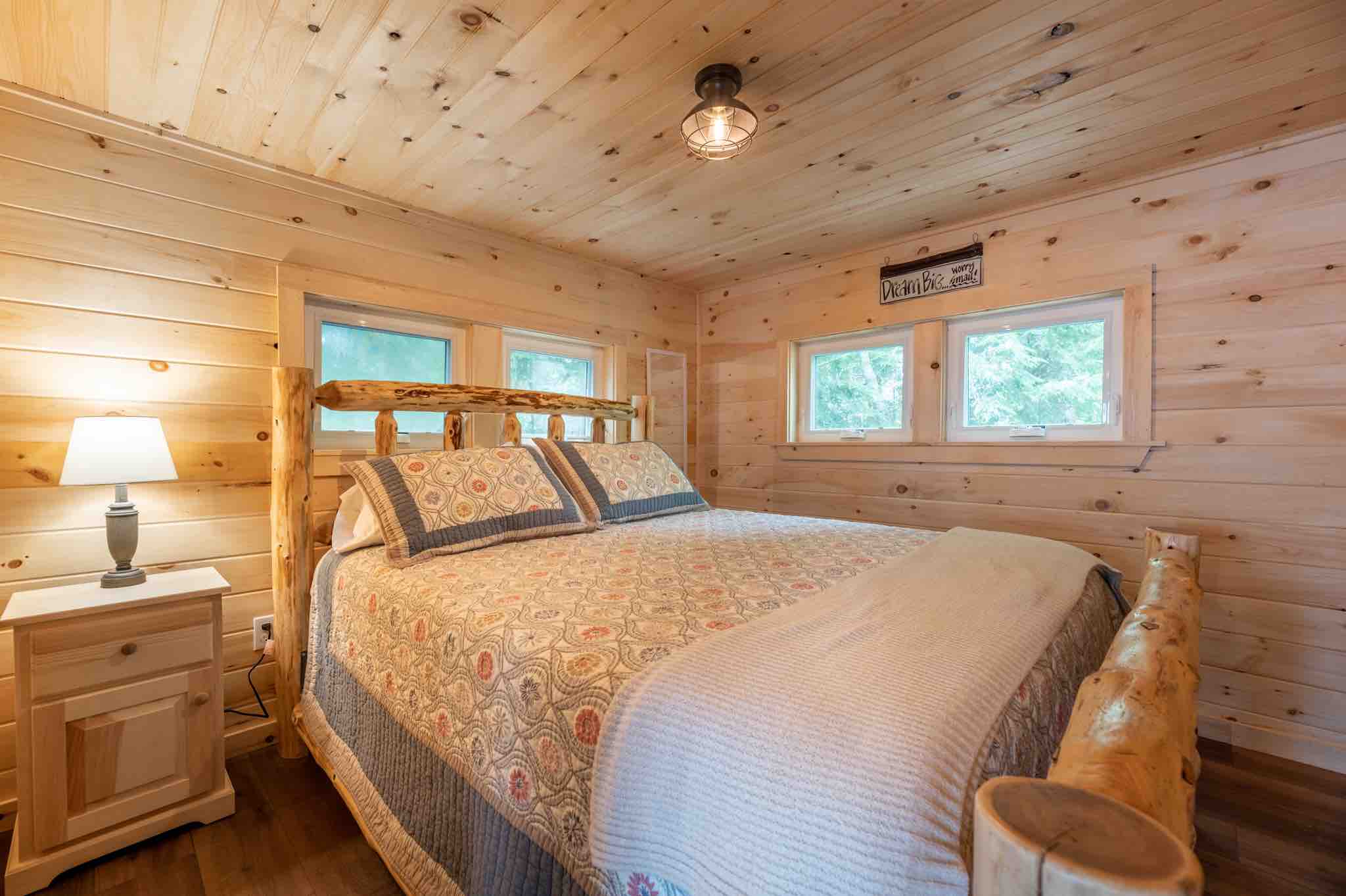 Paw Paw’s Cabin Cabins for Rent in Glenburn, Maine, United States