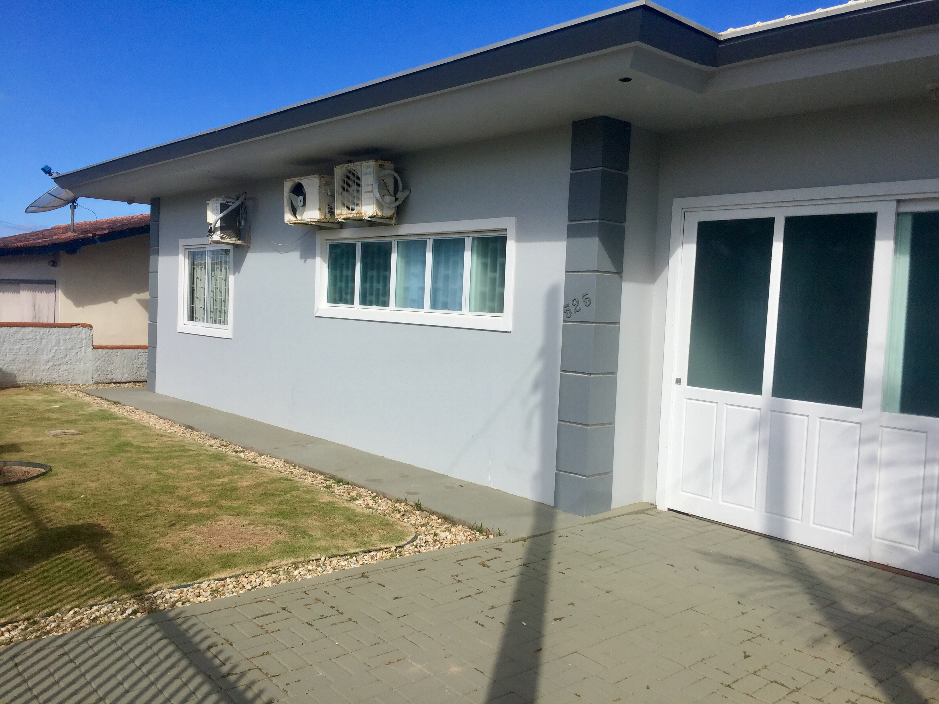 Barra do Sul House front to the sea