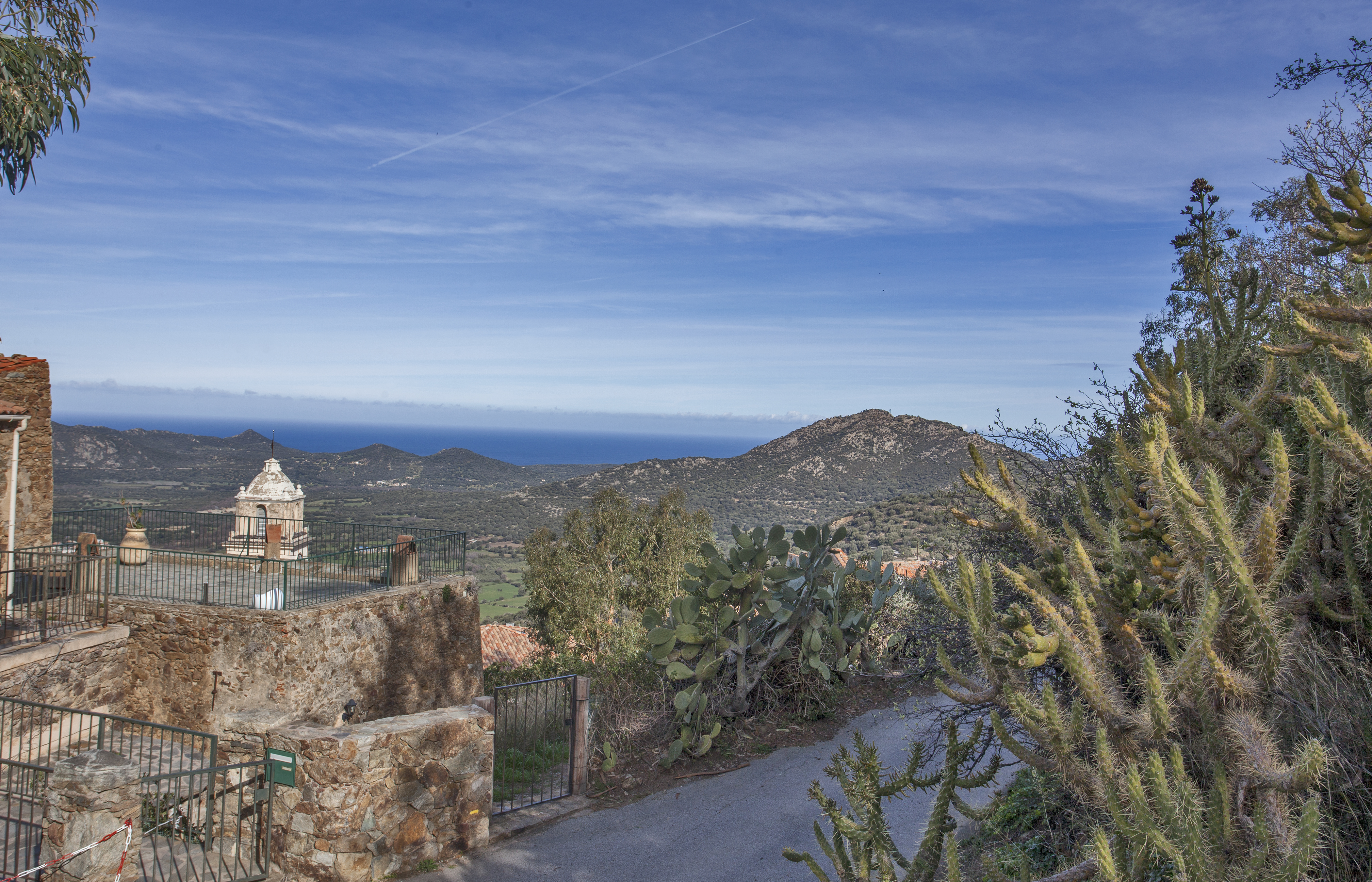 Breathtaking views in village studio
